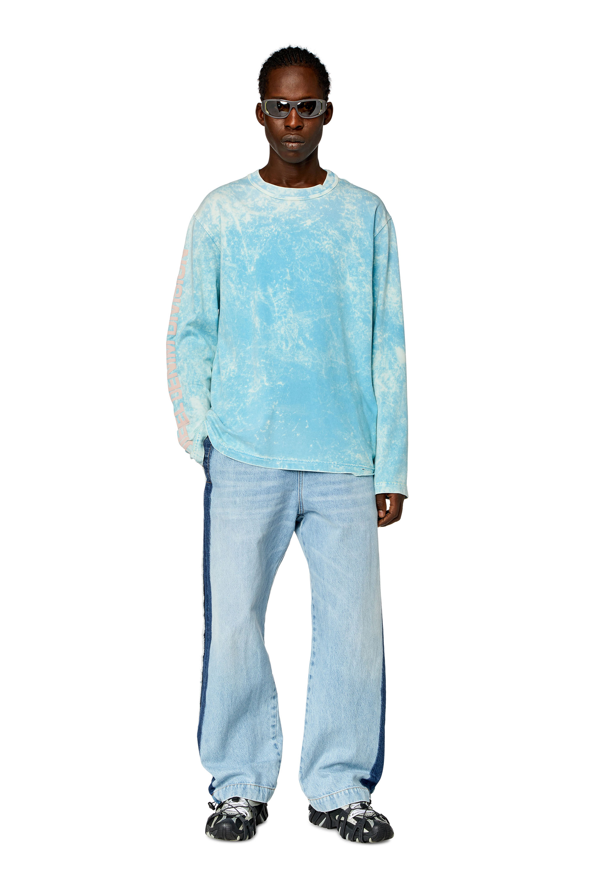 Diesel - T-CRANE-LS-N1, Homme T-shirt à manches longues délavé à l'acide in Bleu - Image 3