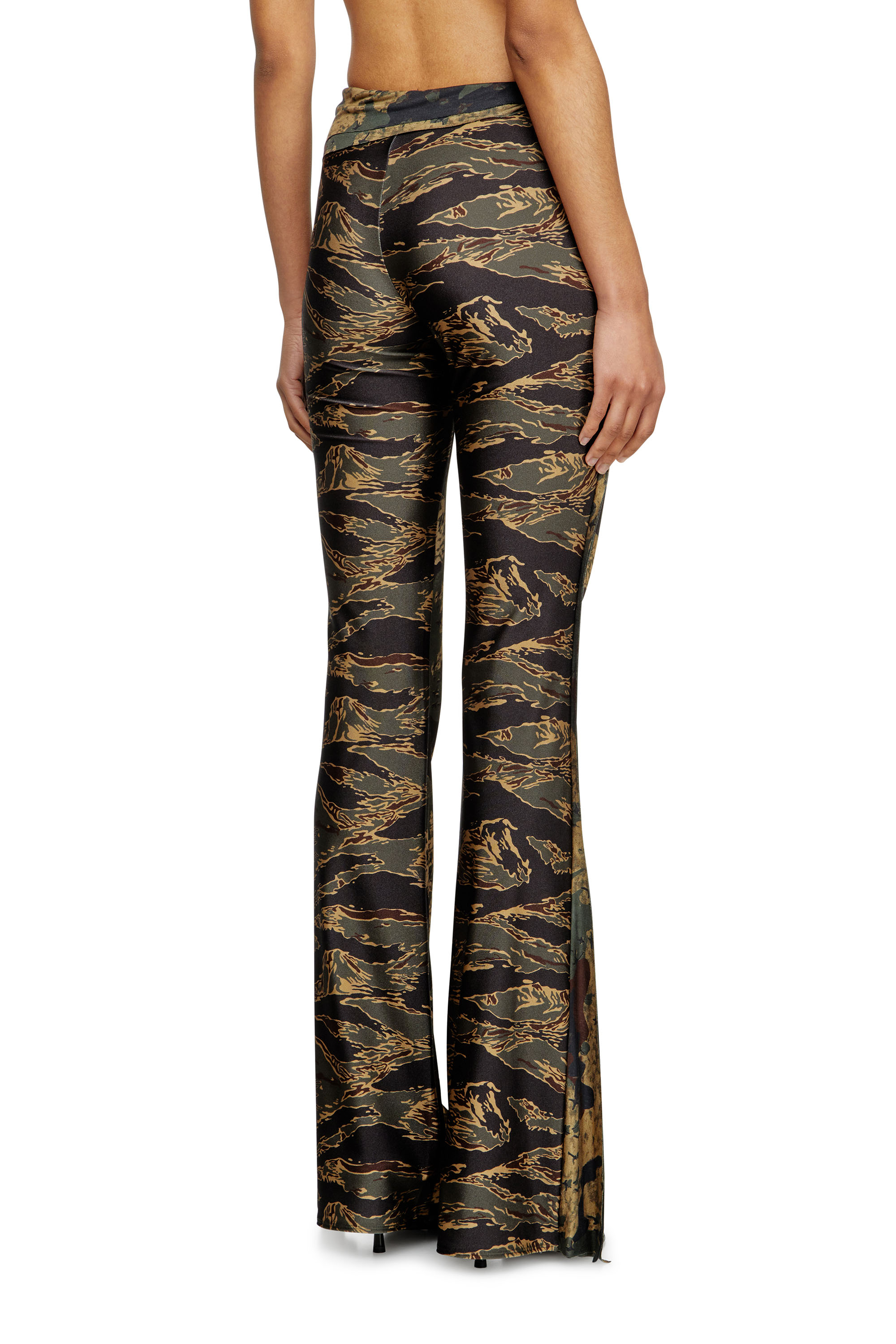 Diesel - P-AFFAL, Pantalon de jazz avec imprimés camouflage mélangés Femme in ToBeDefined - 3