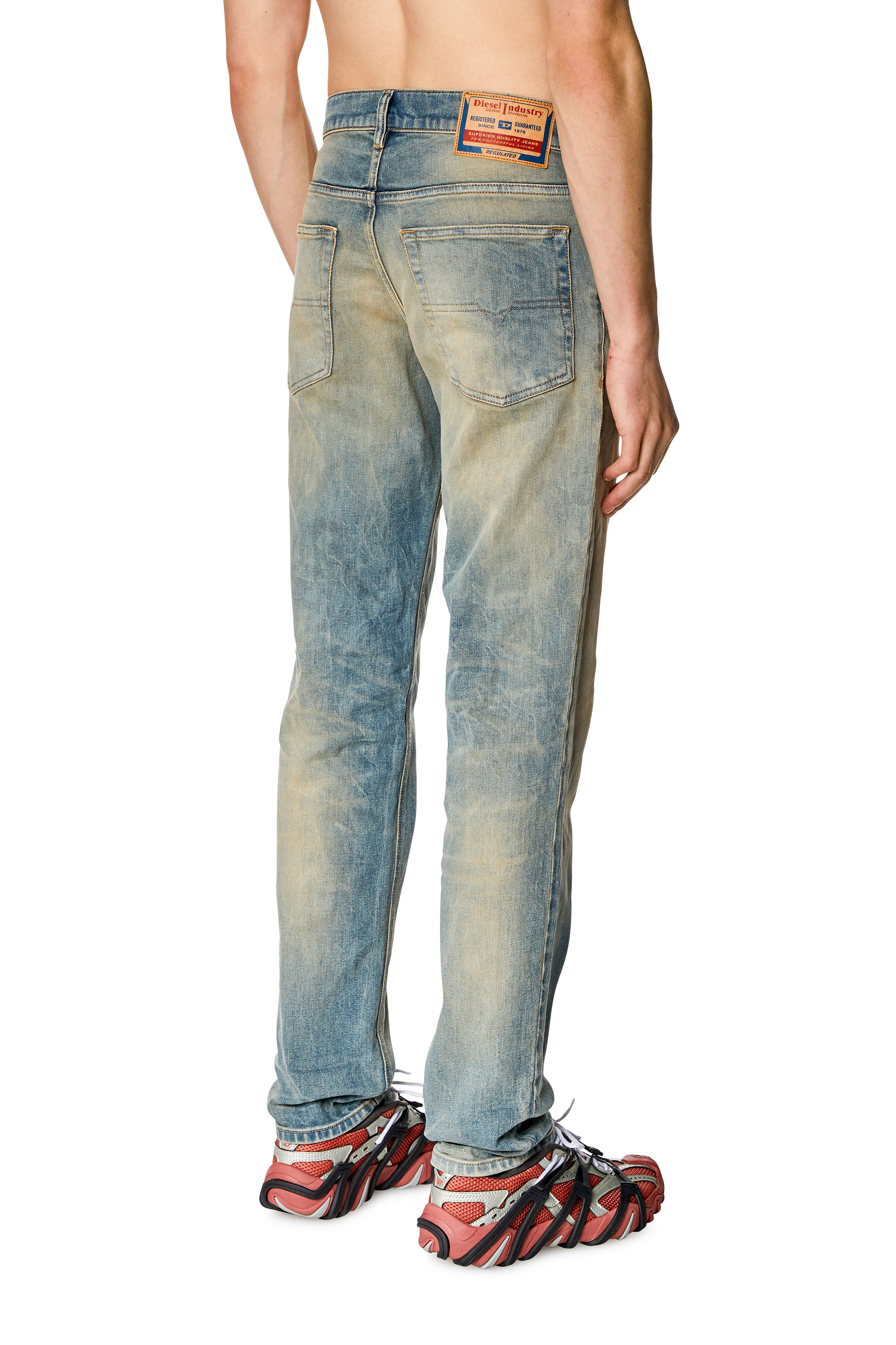 Diesel - Tapered Jeans 2023 D-Finitive 09H78, Bleu moyen - Image 4