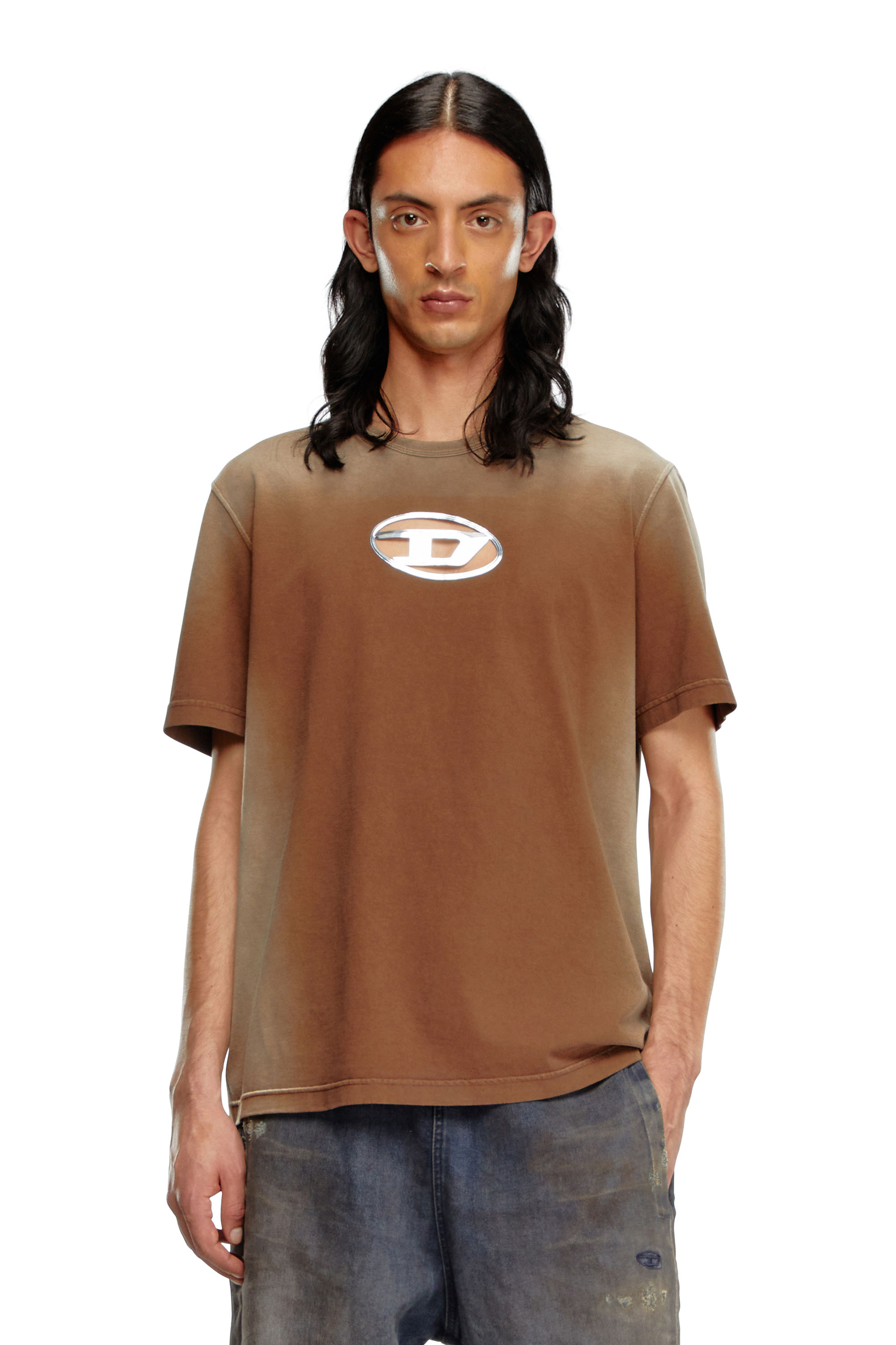 Diesel - T-ADJUST-Q8, Homme T-shirt délavé avec cut-out Oval D in Marron - Image 1