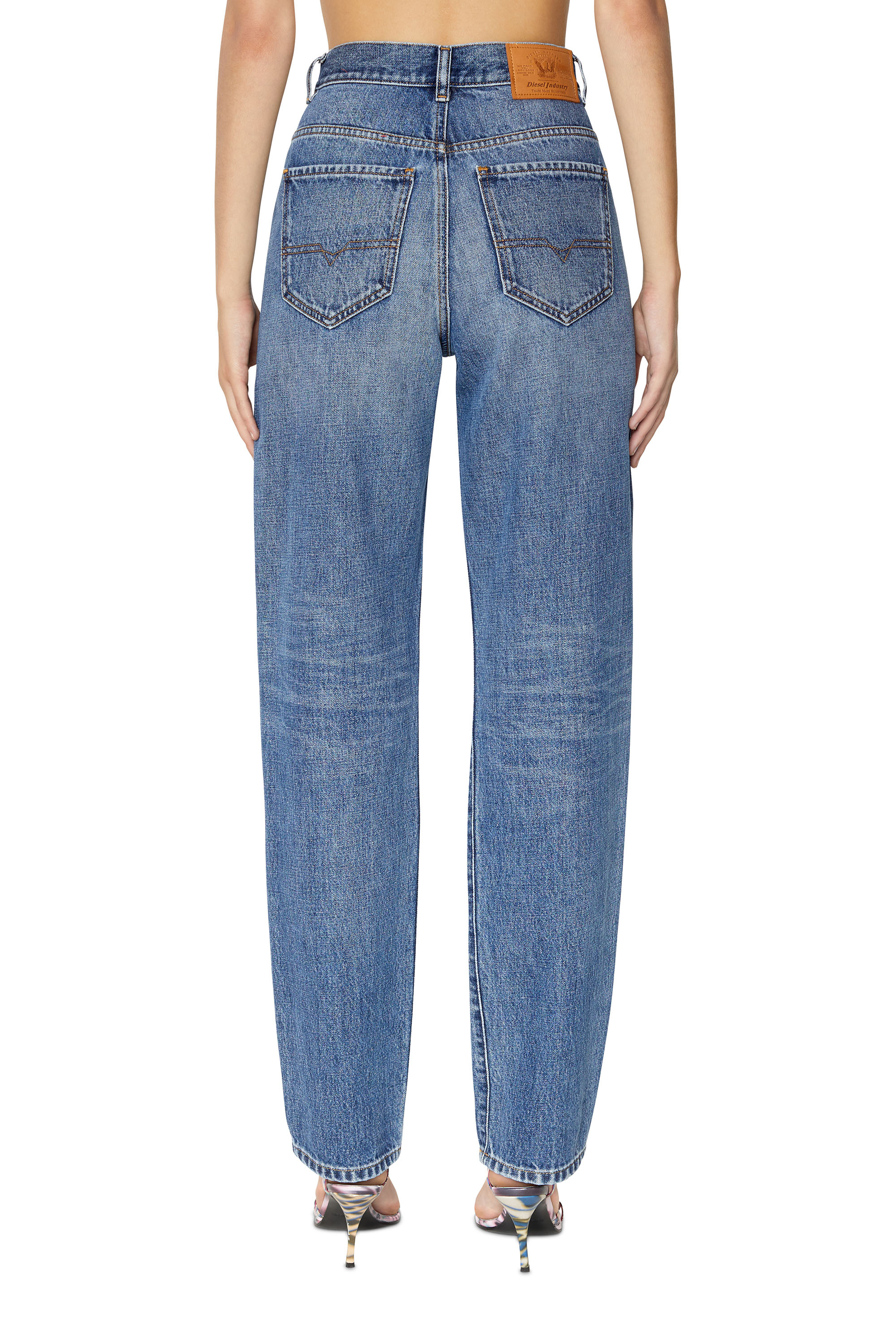 Diesel - 1956 D-Tulip 007C2 Straight Jeans, Bleu moyen - Image 2