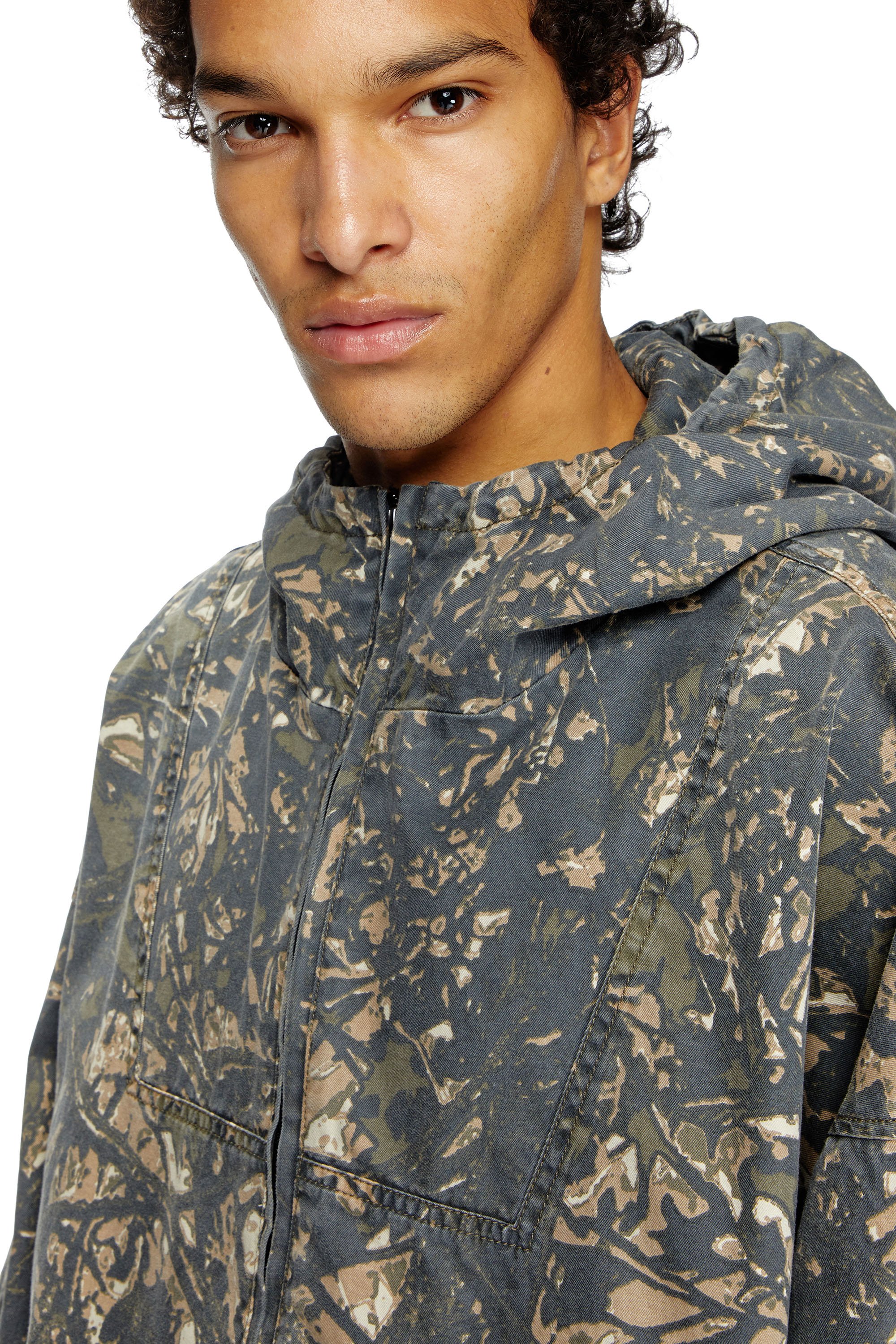 Diesel - J-LINT, Male's Hooded jacket with camo print in Green/Brown - 4