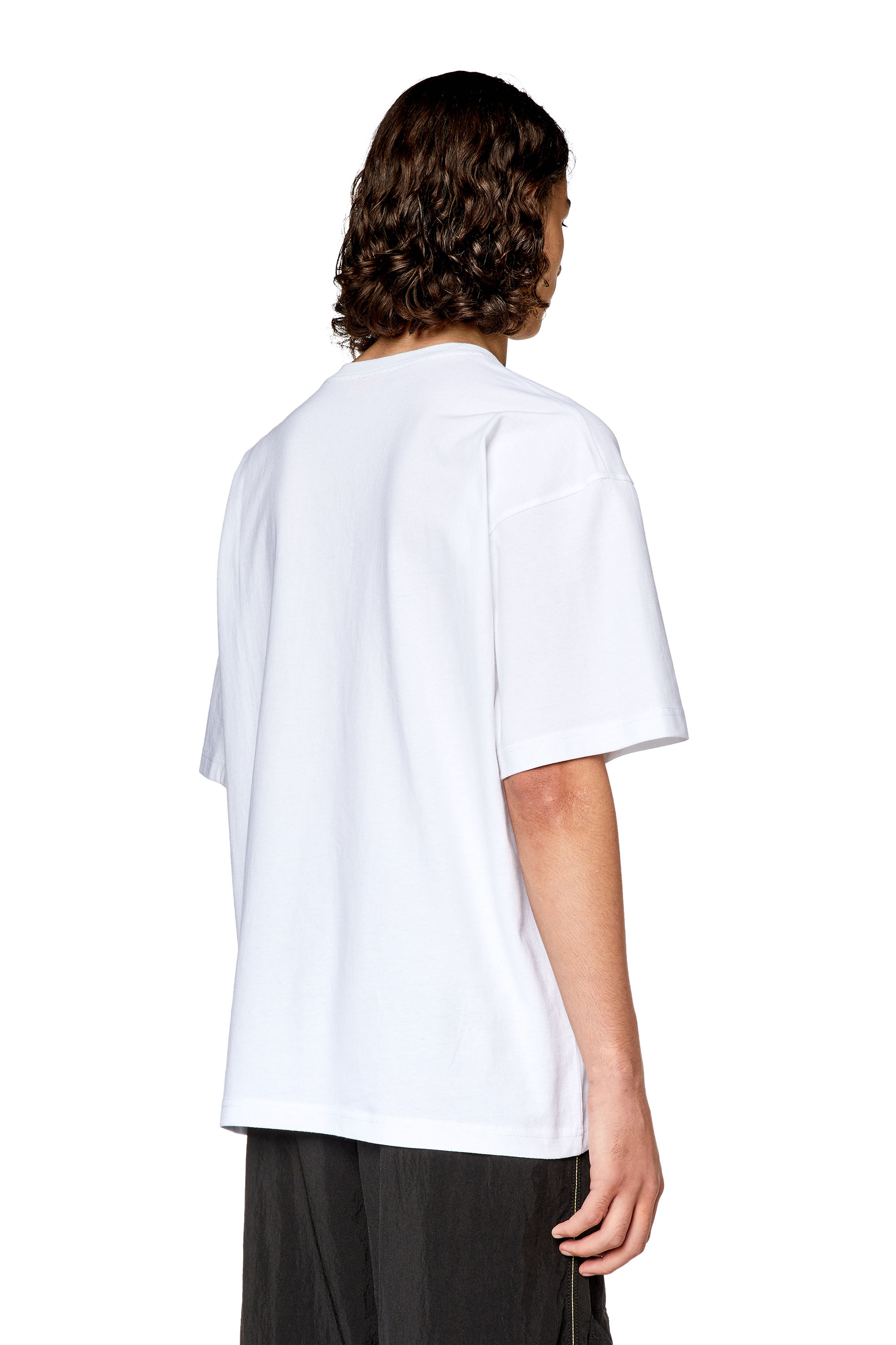 Diesel - T-NLABEL-L1, Homme T-shirt avec empiècement à logo in Blanc - Image 2