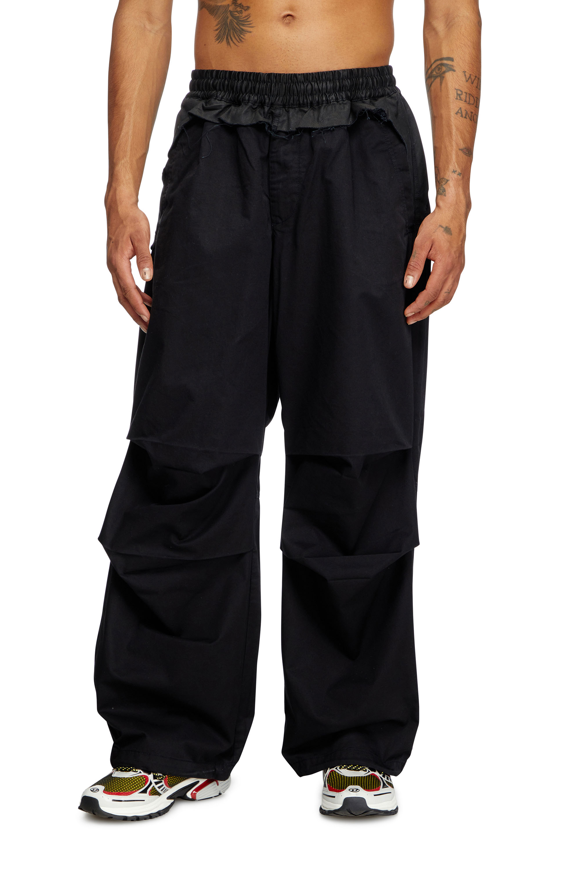 Diesel - P-GUSTAF, Male's Cargo pants in Black - 1