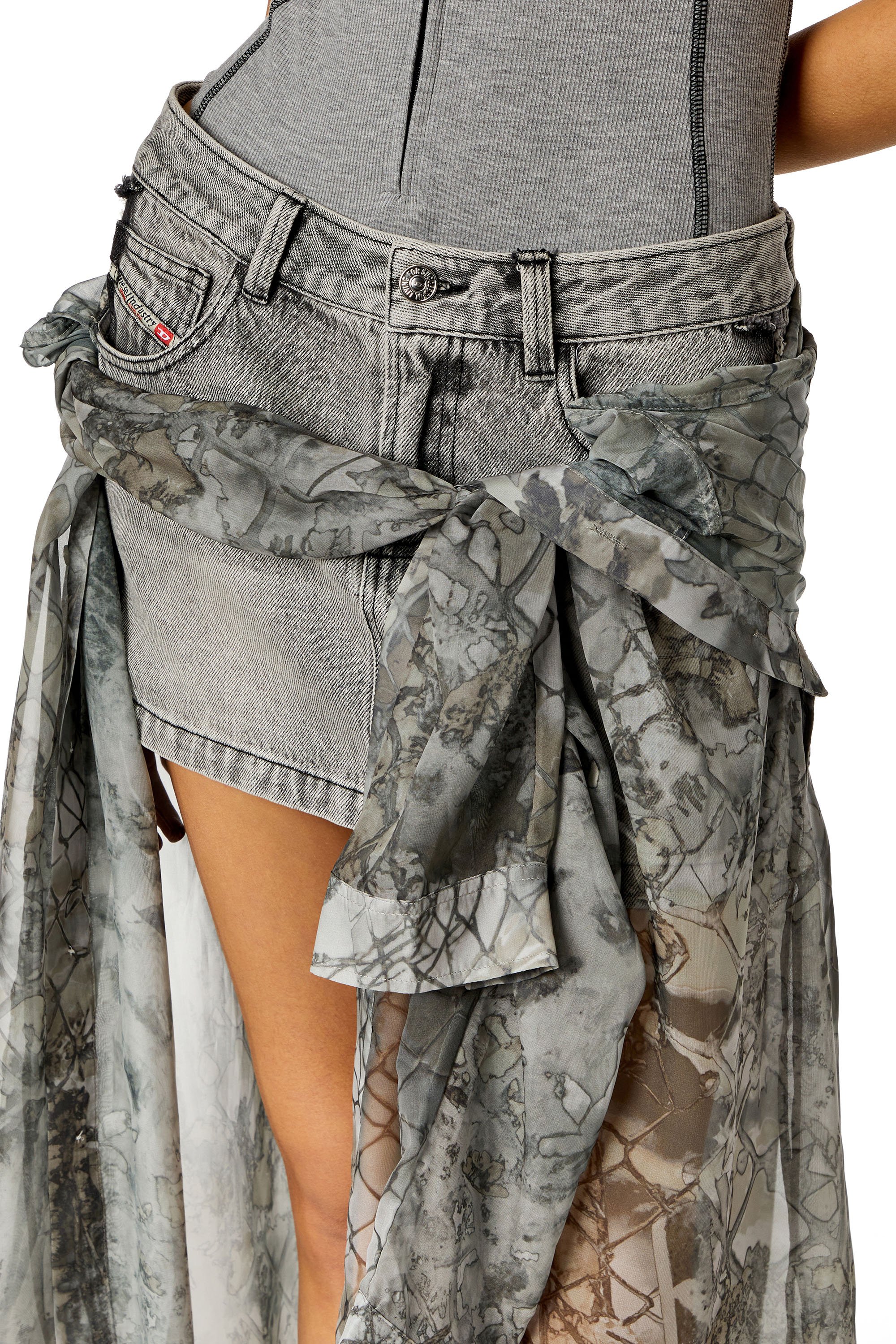 Diesel - O-JEANY, Femme Mini-jupe en denim avec superposition en mousseline in Gris - Image 5