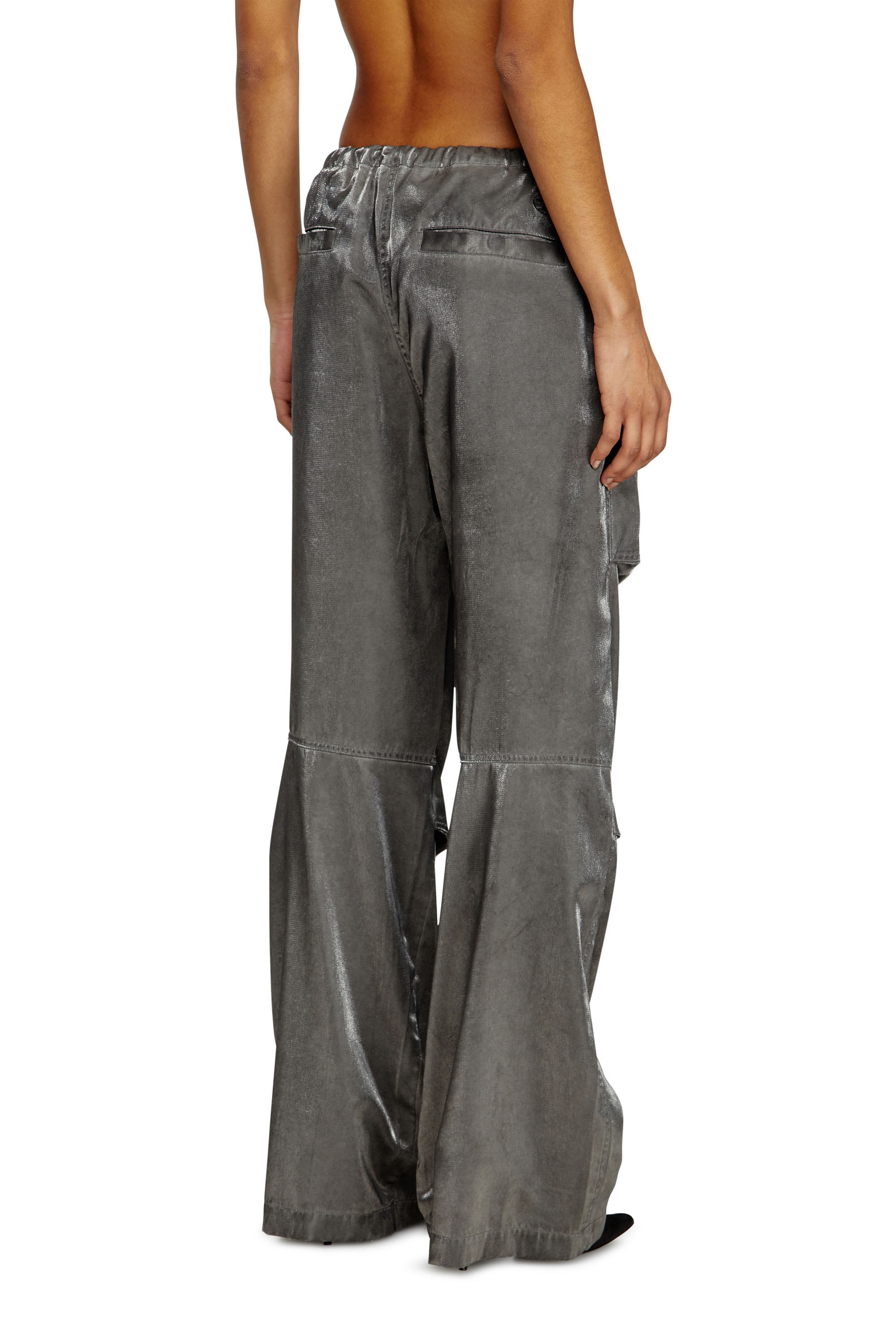 Diesel - P-RODIGE, Pantalon cargo en satin Femme in Gris - 3