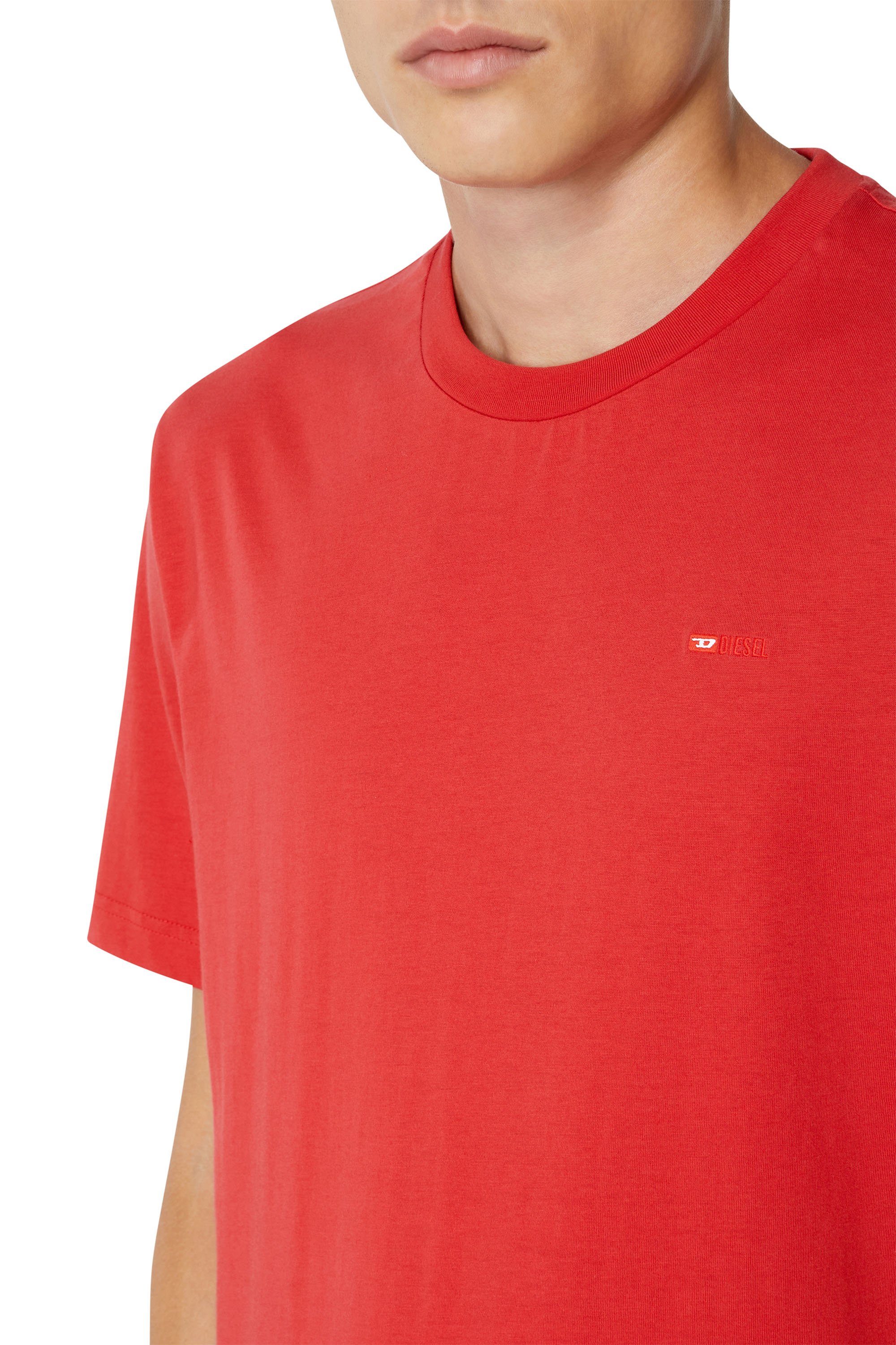 Diesel - T-JUST-MICRODIV, Homme T-shirt avec logo micro-brodé in Rouge - Image 3