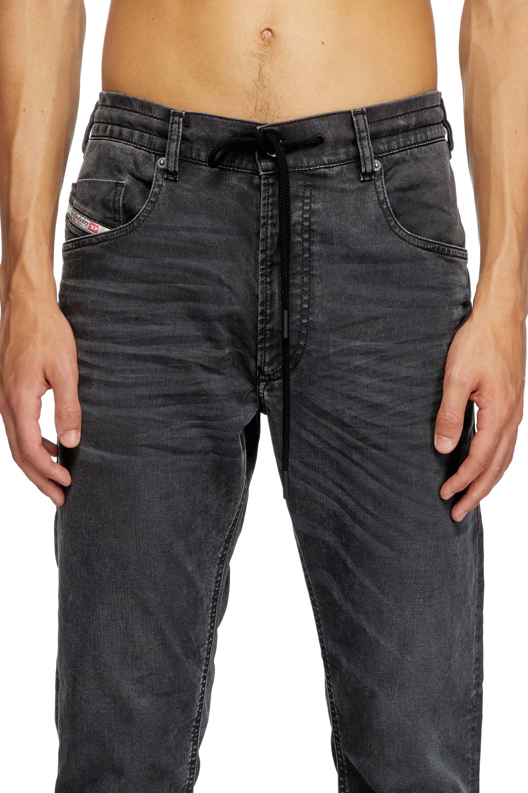 Diesel - Regular 2030 D-Krooley Joggjeans® 09J75 Homme, Noir - Image 5