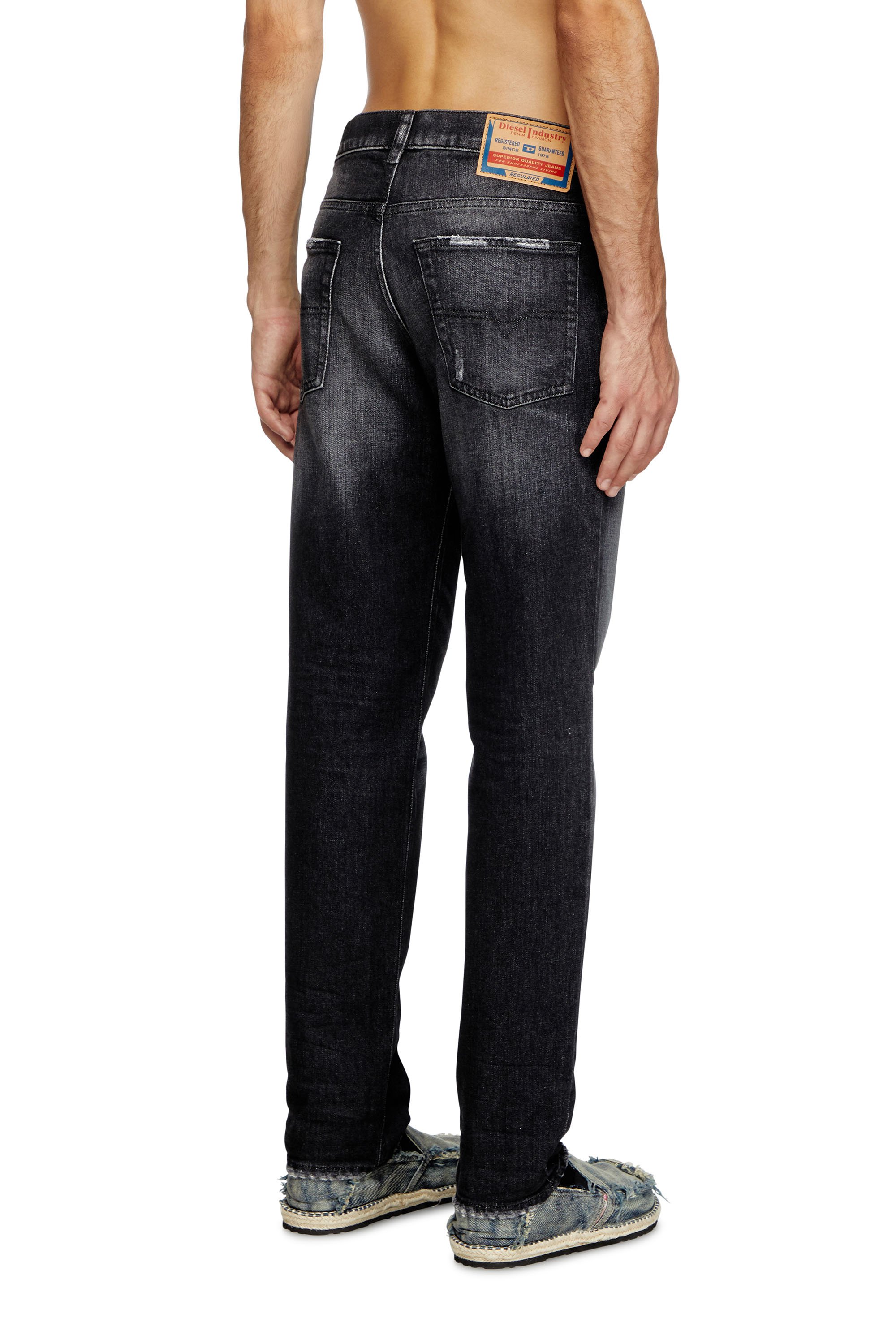 Diesel - Regular Jeans 2023 D-Finitive 09L50 Homme, Noir/Gris foncé - Image 2