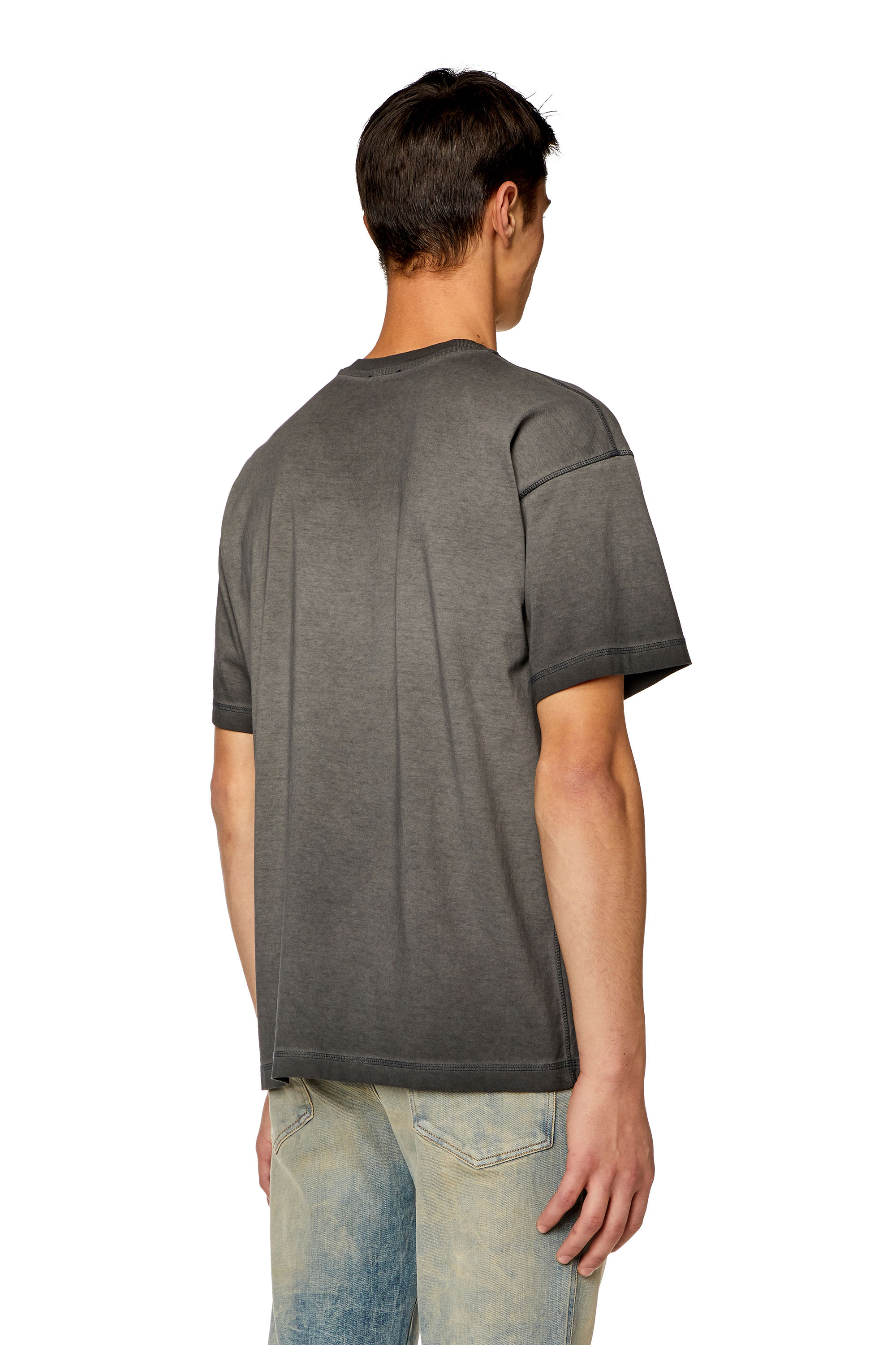 Diesel - T-BUXT-N4, Homme T-shirt avec imprimé cœur in Gris - Image 2