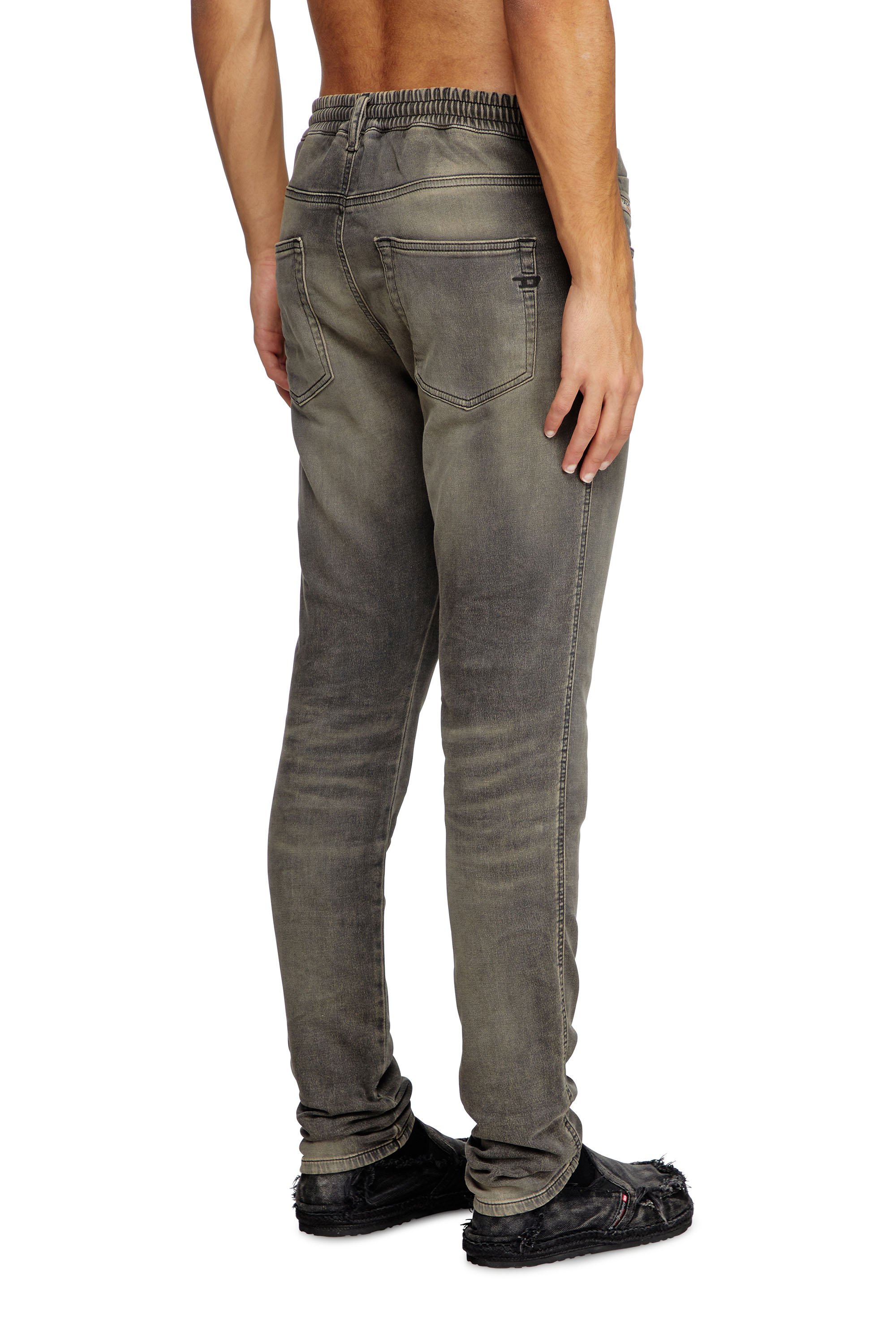 Diesel - Slim 2060 D-Strukt Joggjeans® 068PD Homme, Gris Clair - Image 2