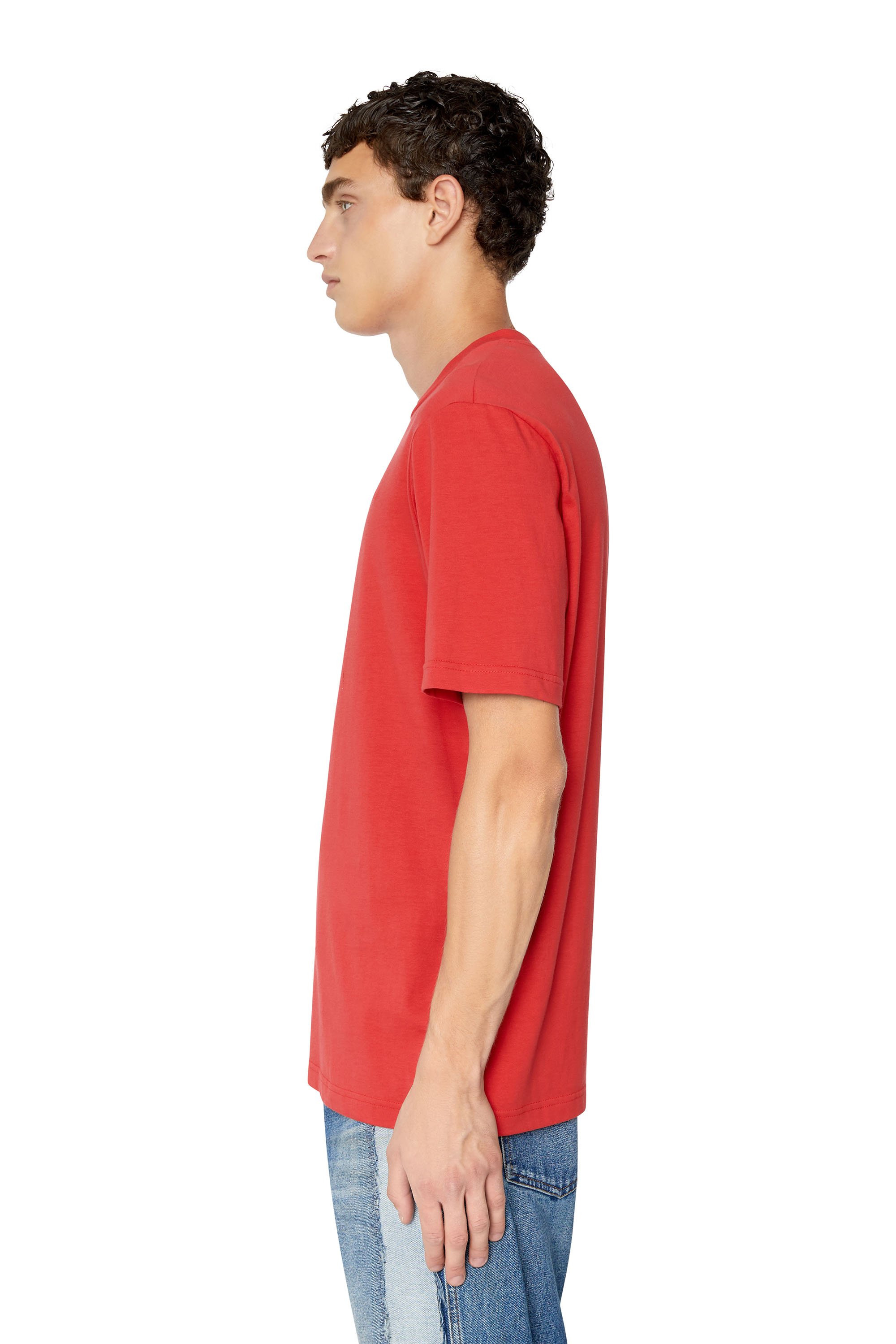 Diesel - T-JUST-MICRODIV, Homme T-shirt avec logo micro-brodé in Rouge - Image 4