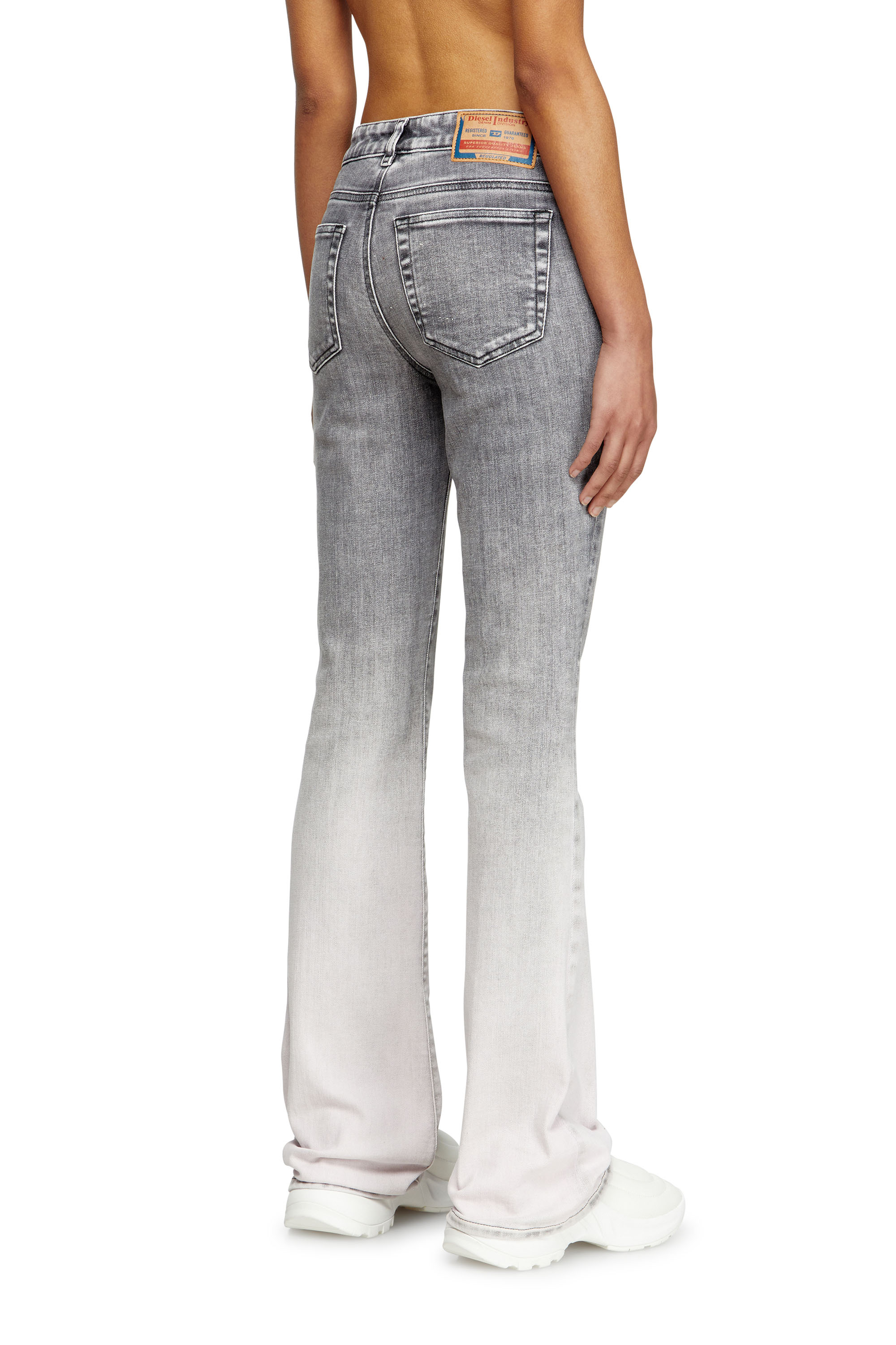 Diesel - Bootcut Jeans 1969 D-Ebbey 09K53 Femme, Gris Clair - Image 4