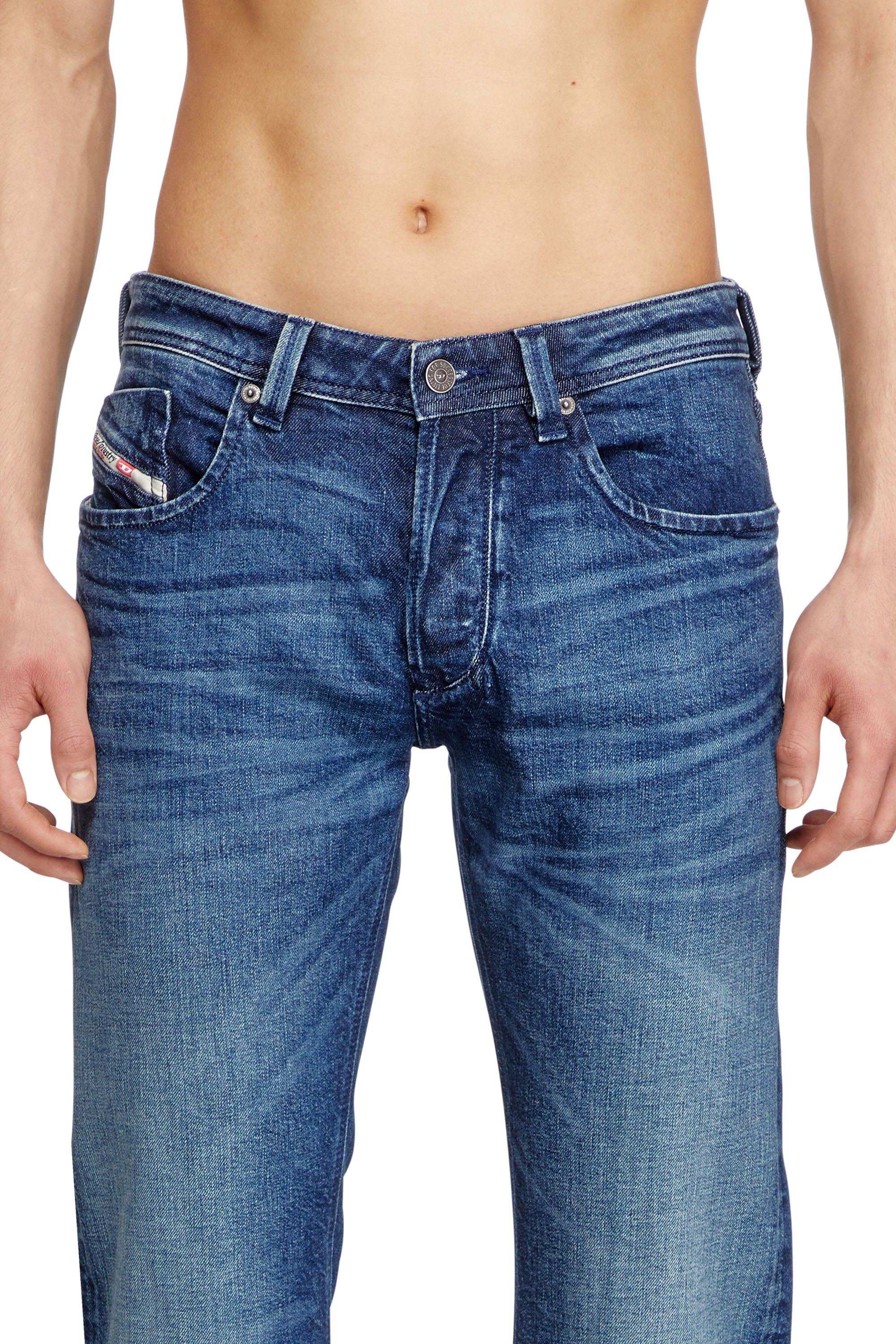 Diesel - Male's Regular Jeans 1985 Larkee 09L51, Dark Blue - 5