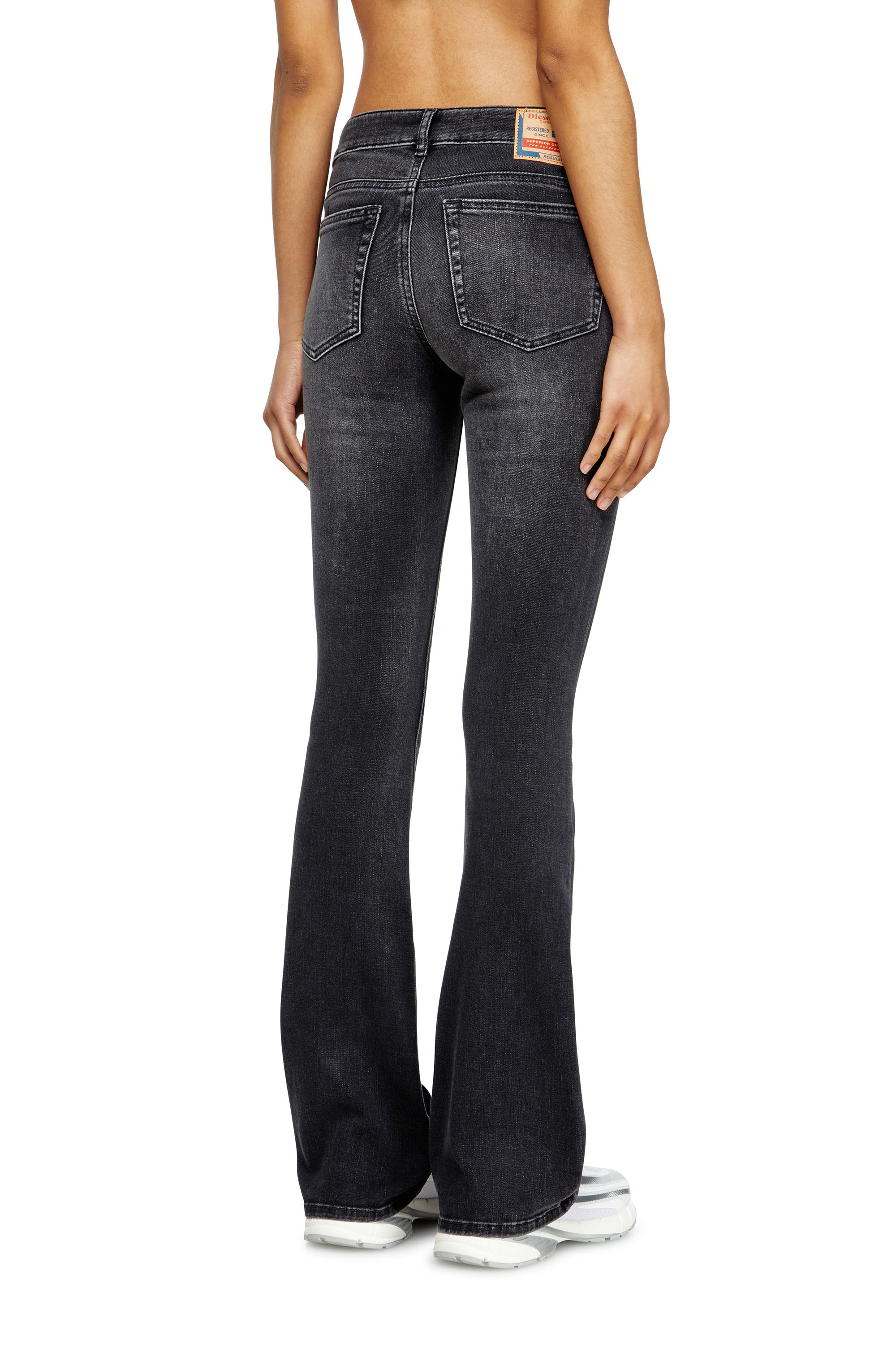 Diesel - Bootcut Jeans 1969 D-Ebbey 0DBDN Femme, Noir/Gris foncé - Image 2