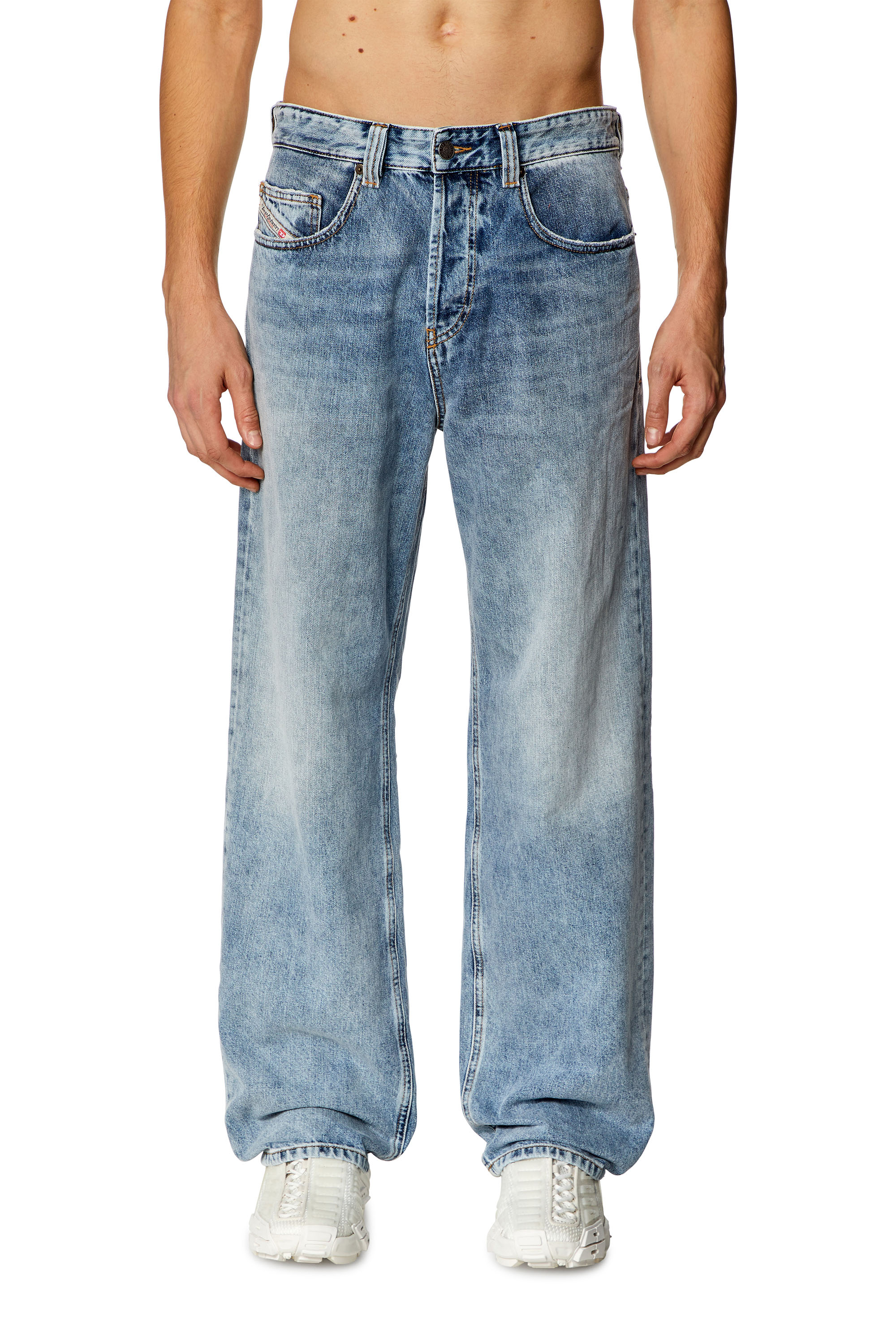 Diesel - Homme Straight Jeans 2001 D-Macro 09H57, Bleu Clair - Image 2