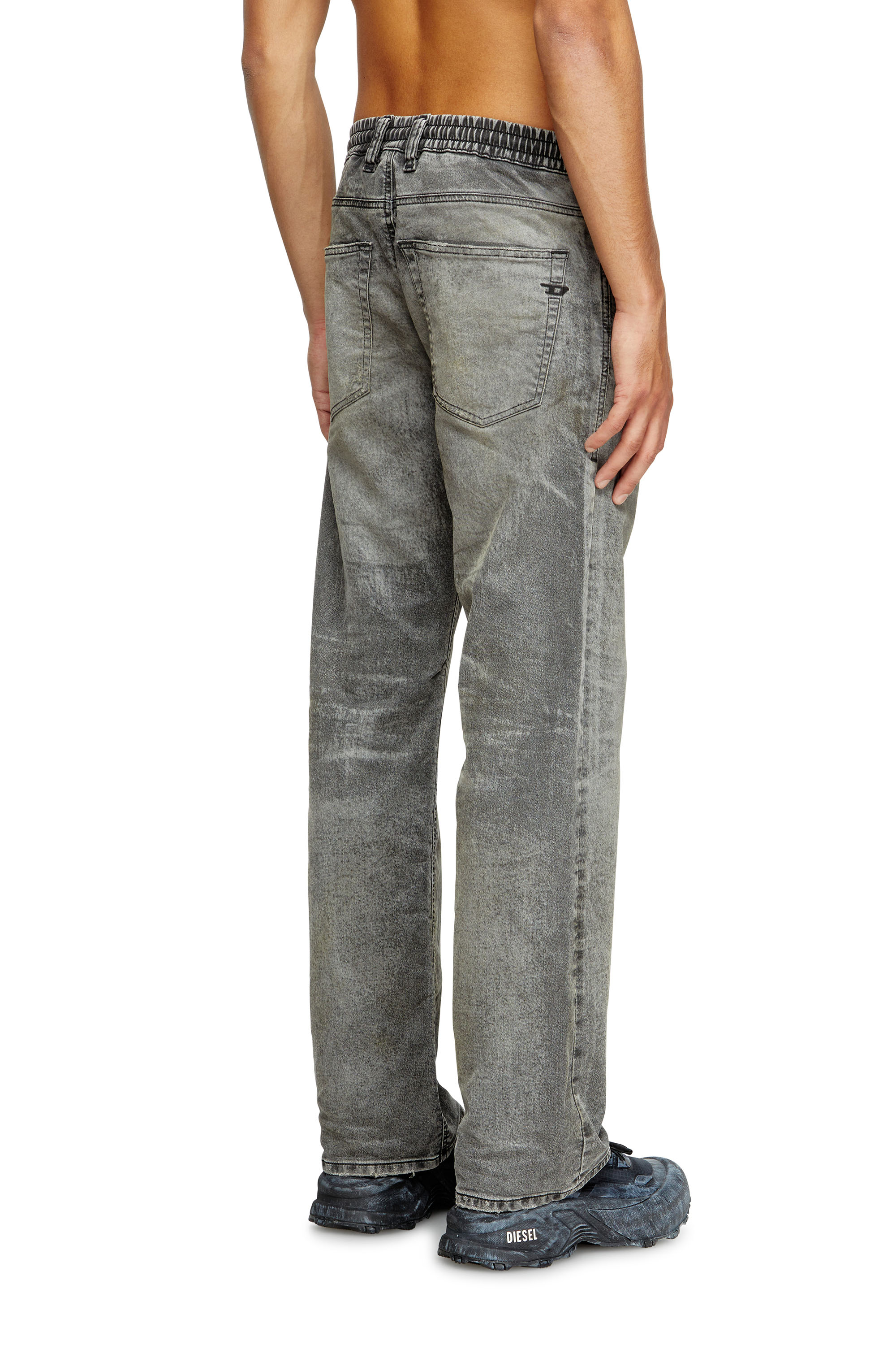 Diesel - Male's Relaxed 2080 D-Reel Joggjeans® 09M35, Black/Dark Grey - 4