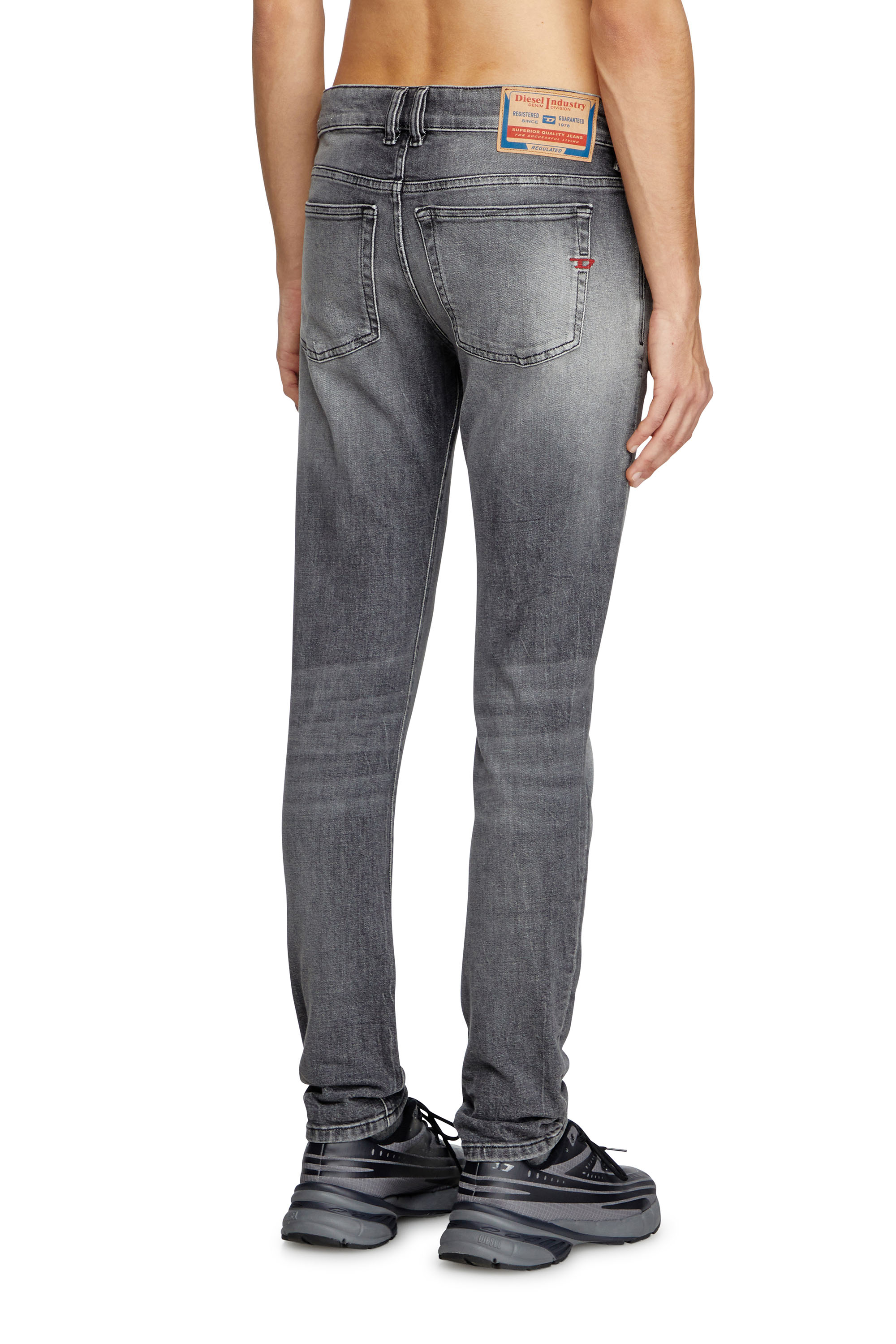 Diesel - Male's Skinny Jeans 1979 Sleenker 0BMBS, Light Grey - 4