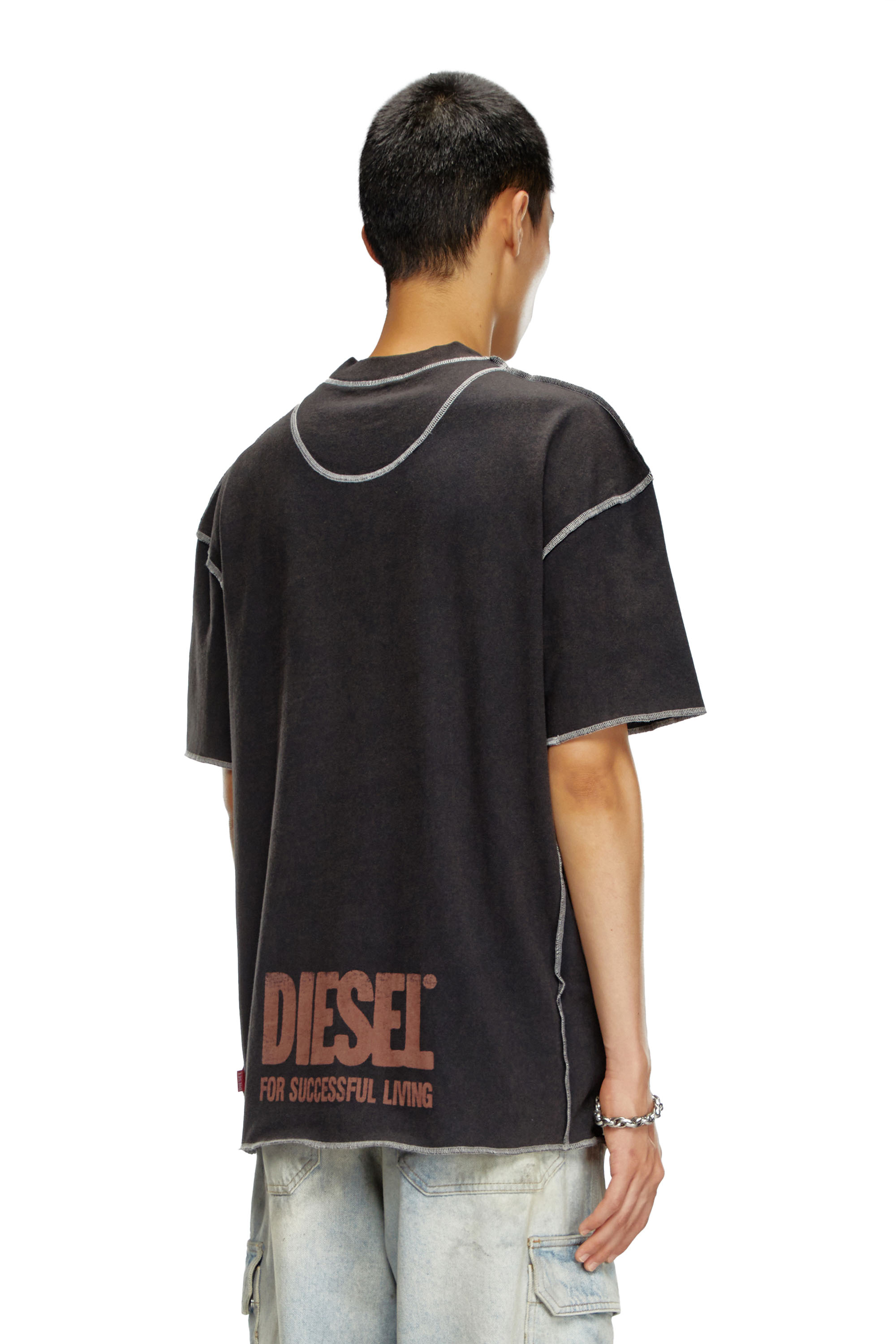 Diesel - T-CRAOR, T-shirt avec effet « inside-out » Homme in Noir - 3