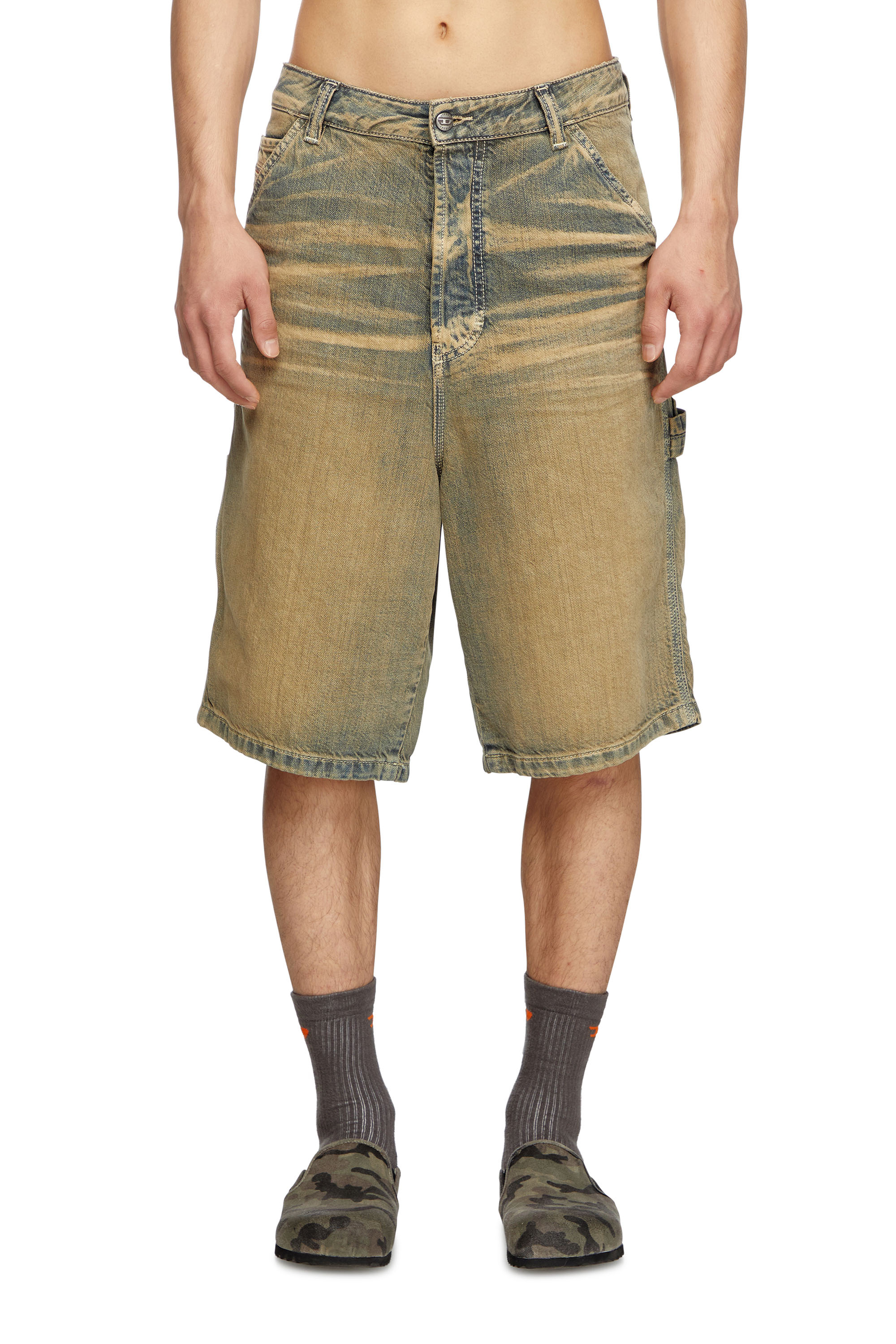 Diesel - D-LIVERY-SHORT, Short utility en denim brossé doré Homme in Polychrome - 1