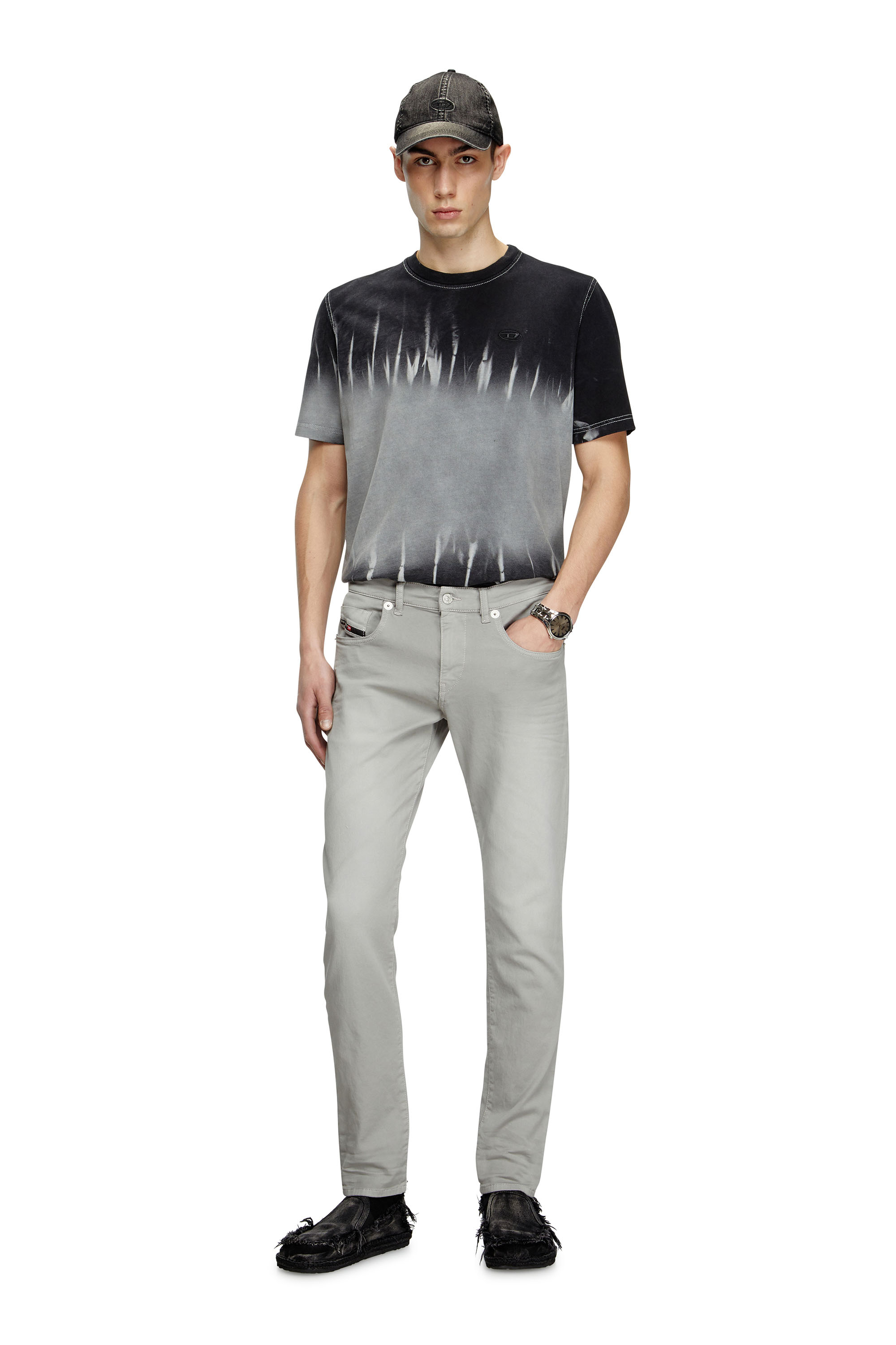 Diesel - Slim 2060 D-Strukt Joggjeans® 0670M Homme, Gris Clair - Image 2