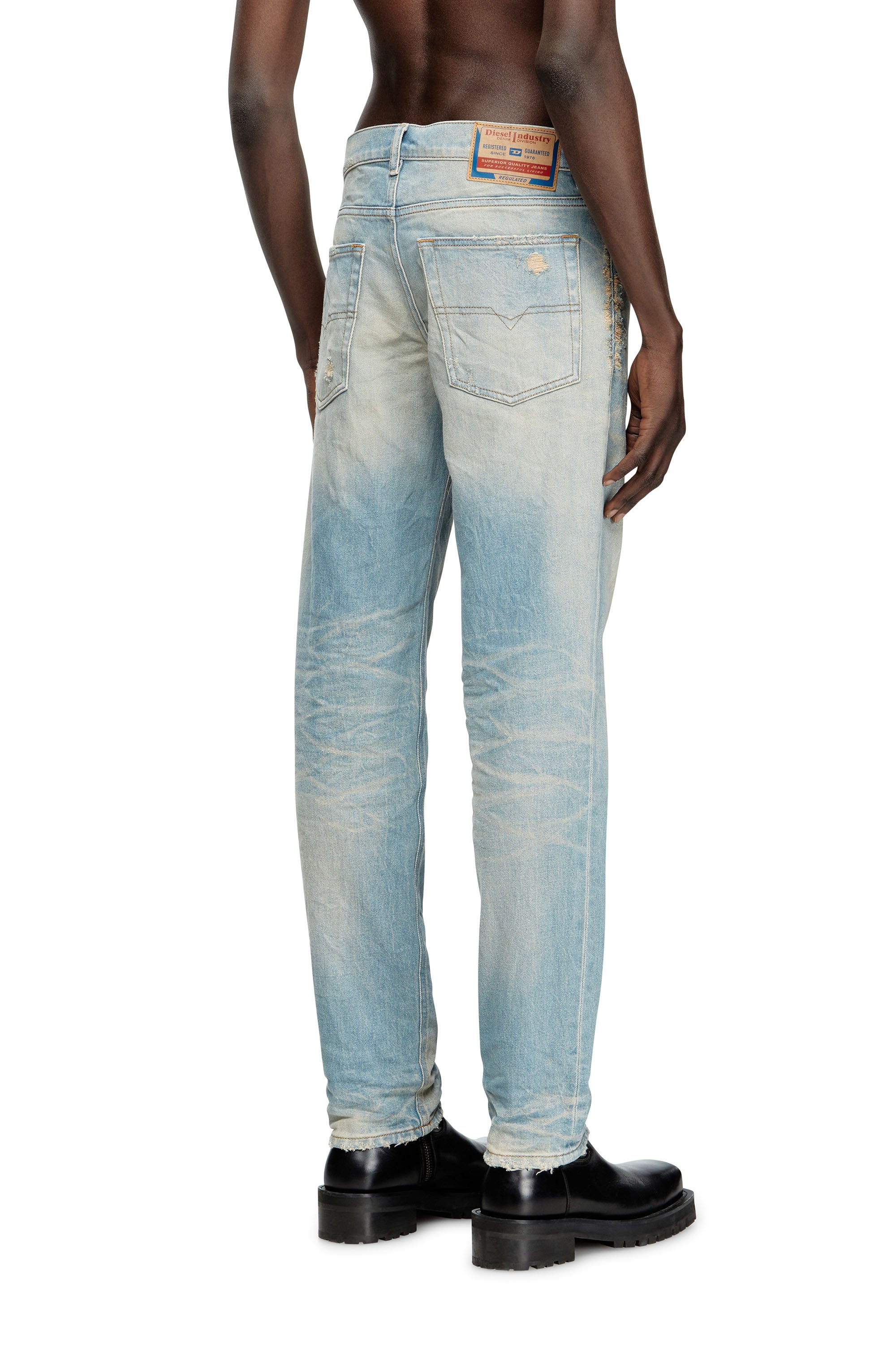 Diesel - Regular Jeans 2023 D-Finitive 09L23 Homme, Bleu Clair - Image 4