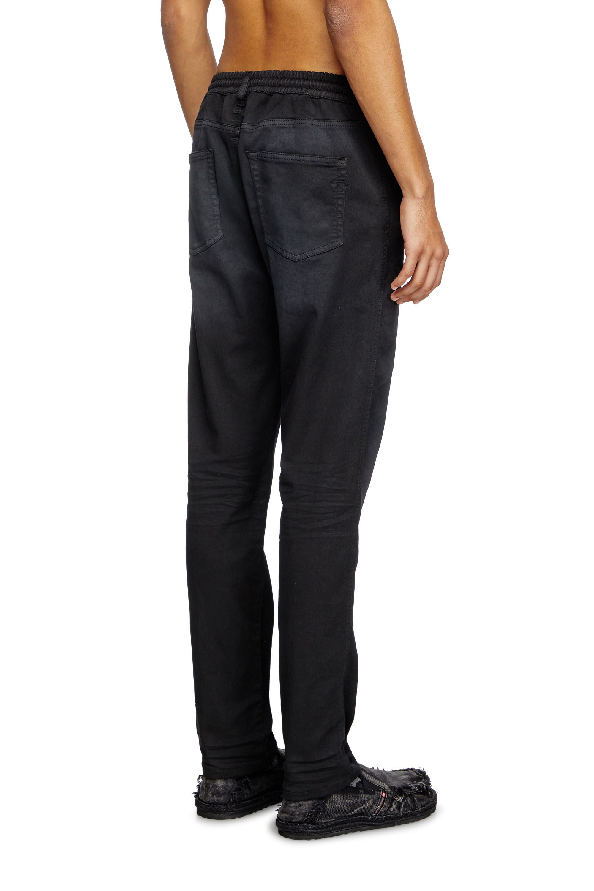 Diesel - Slim 2060 D-Strukt Joggjeans® 0670M Homme, Noir - Image 4