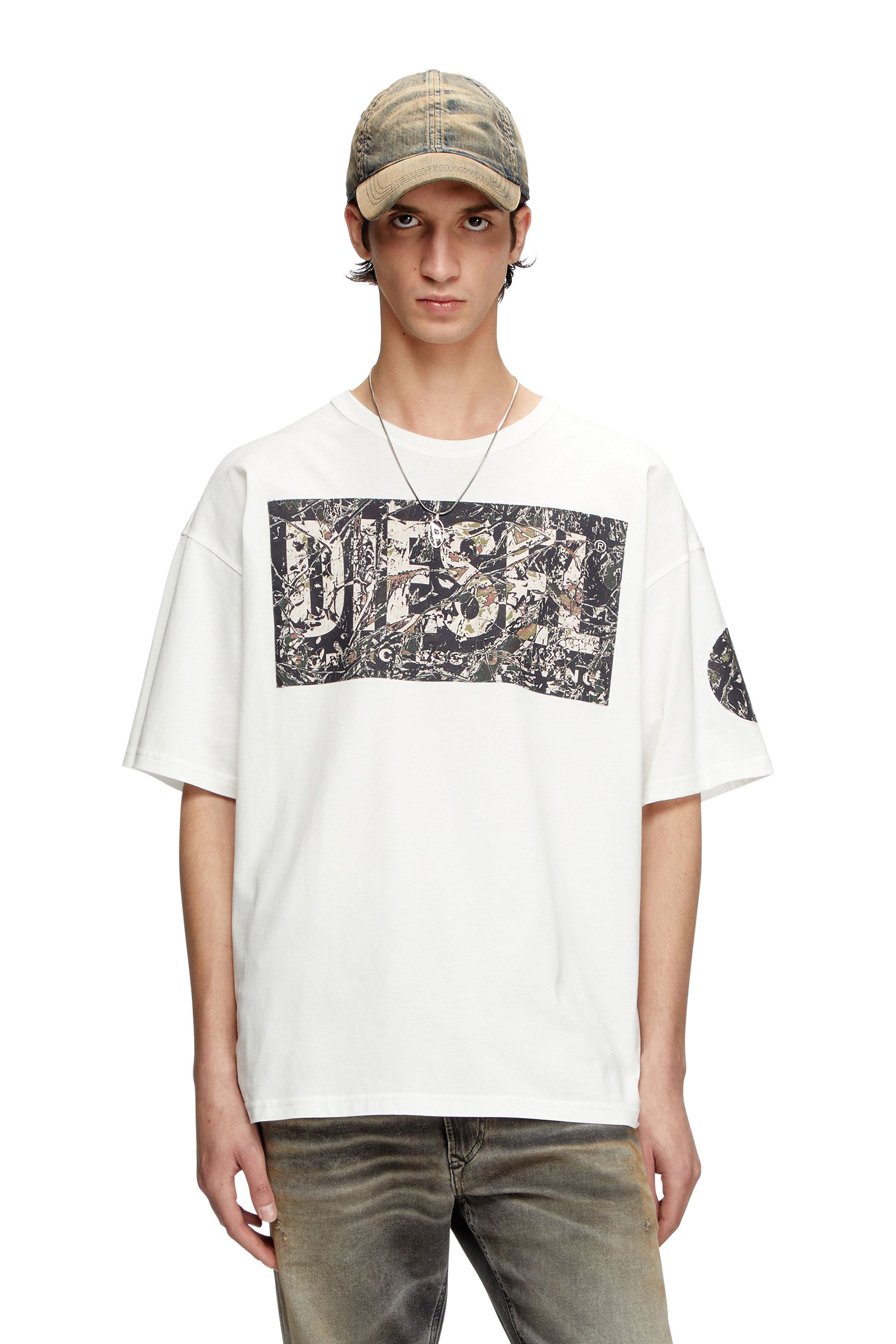 Diesel - T-BOXT-R22, T-shirt avec maxi empiècement en gabardine Homme in Blanc - 1