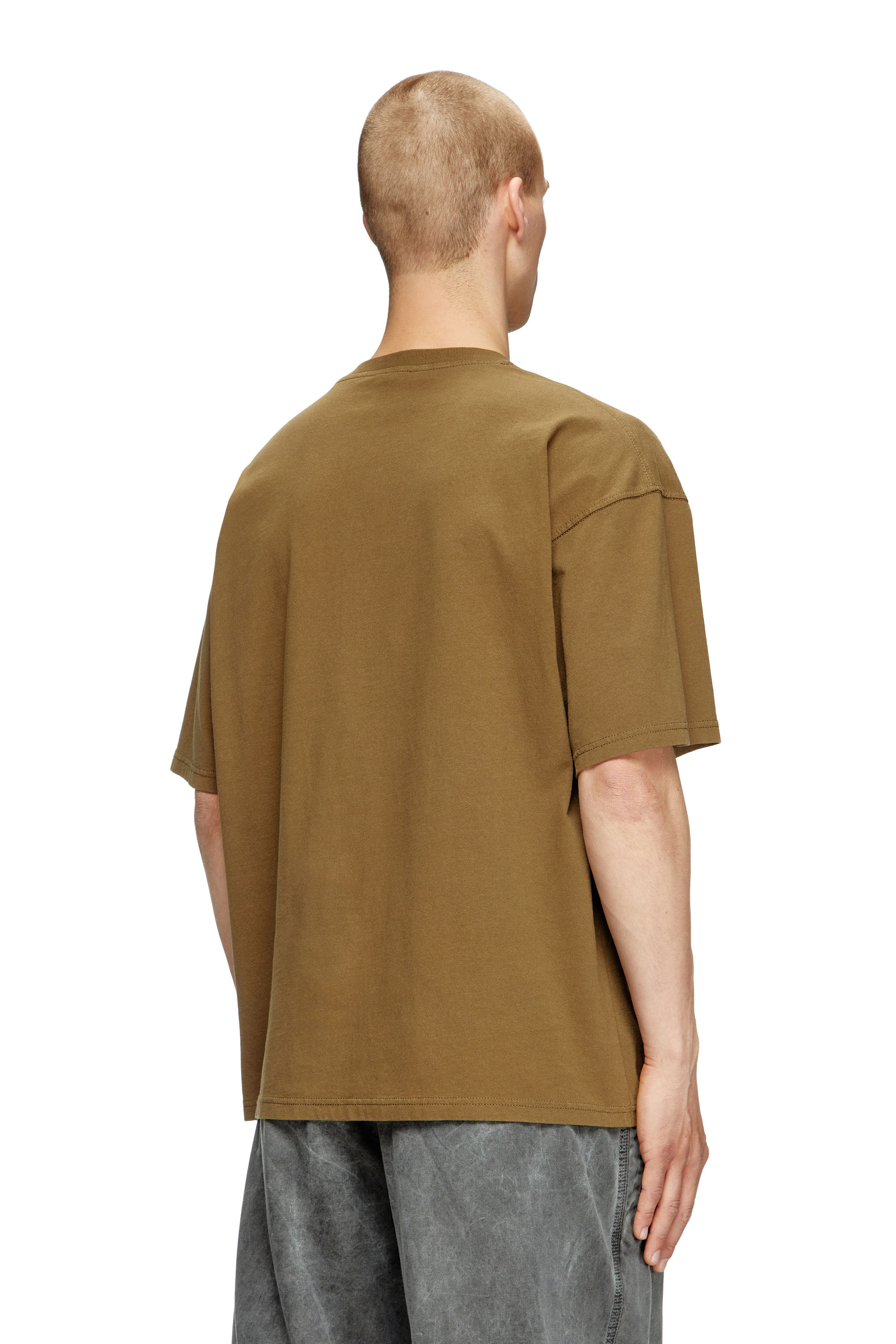Diesel - T-BOXT-N14, T-shirt avec logo floqué effet vieilli Homme in Marron - 4