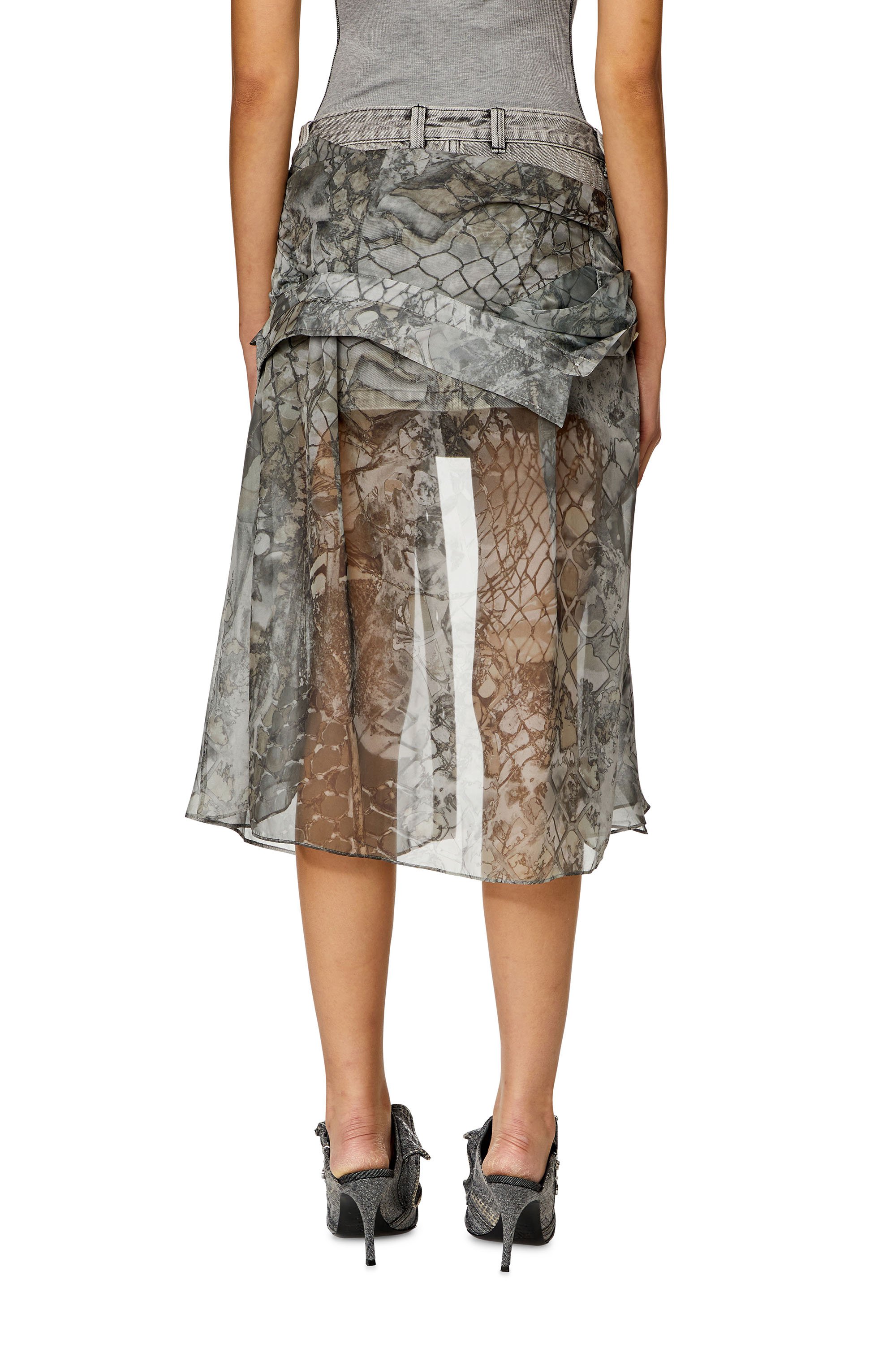 Diesel - O-JEANY, Femme Mini-jupe en denim avec superposition en mousseline in Gris - Image 4