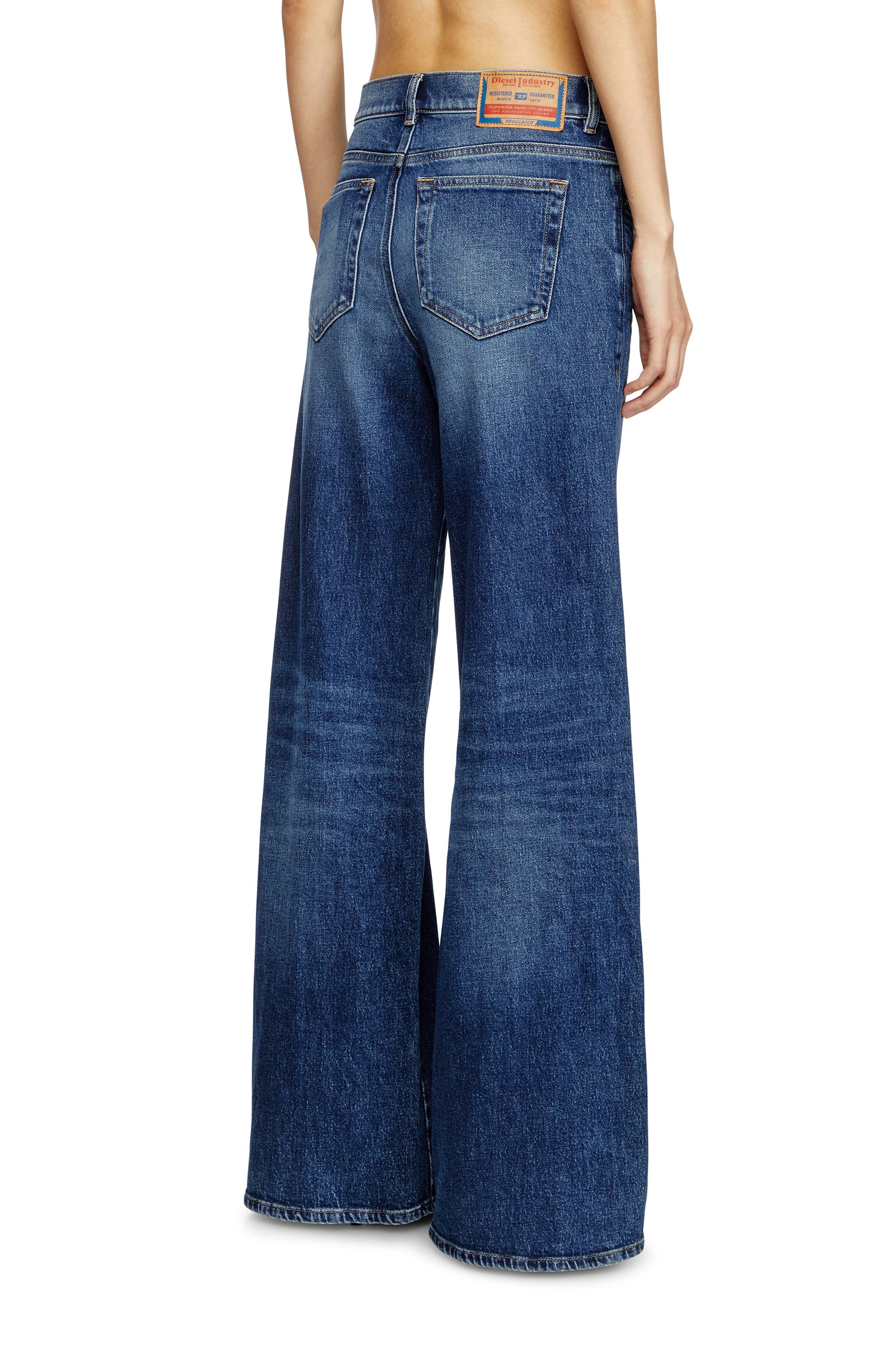 Diesel - Flare Jeans 1978 D-Akemi 09L21 Femme, Bleu Foncé - Image 4