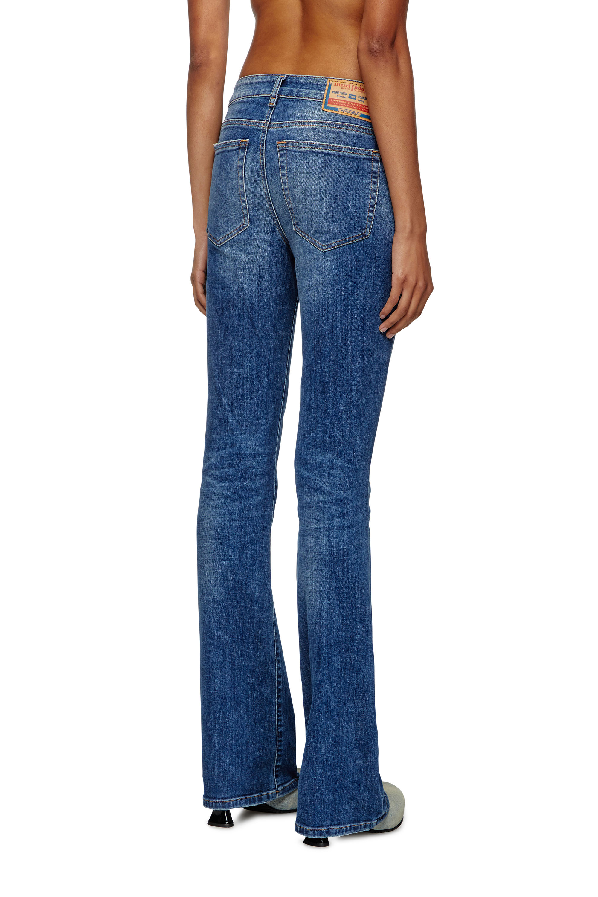 Diesel - Bootcut Jeans 1969 D-Ebbey 09J33 Femme, Bleu moyen - Image 3