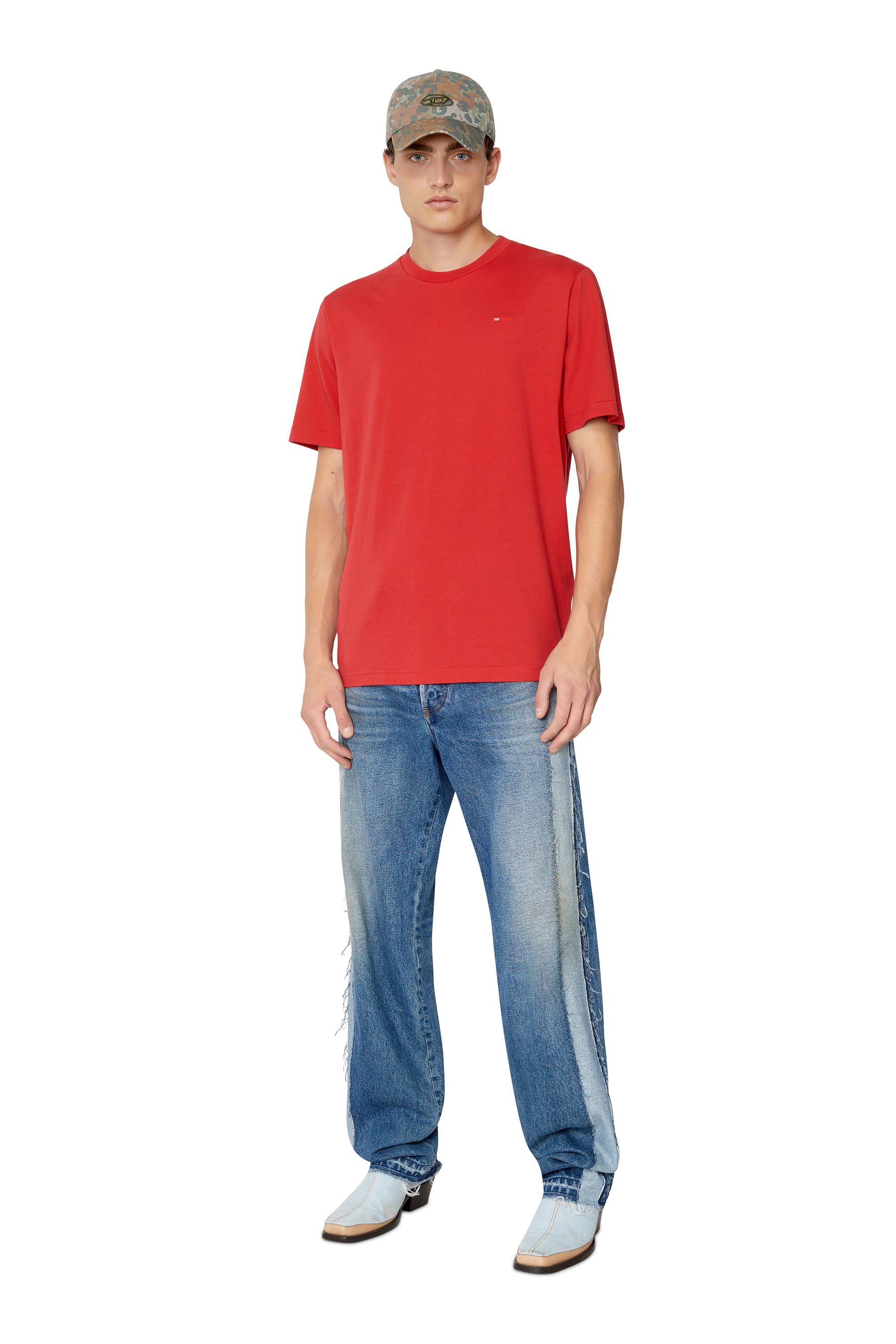 Diesel - T-JUST-MICRODIV, Homme T-shirt avec logo micro-brodé in Rouge - Image 5