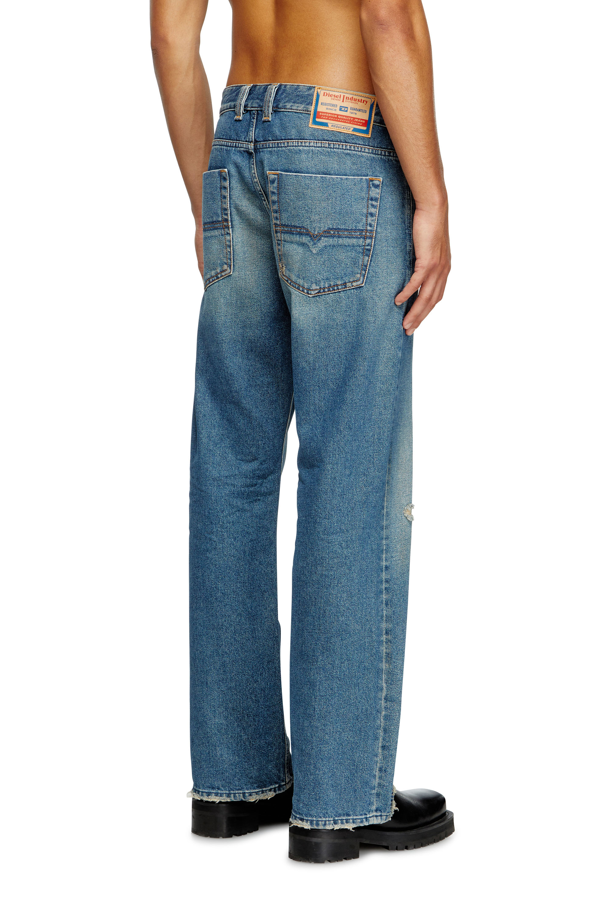 Diesel - Male's Relaxed Jeans 1980 D-Eeper 09J79, Medium Blue - 4