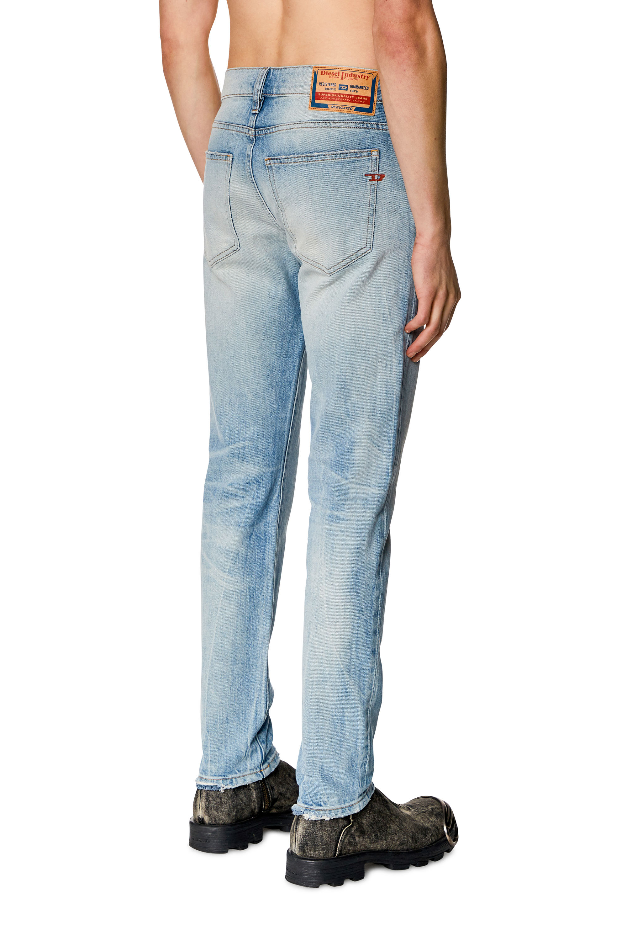 Diesel - Slim Jeans 2019 D-Strukt 0DQAB, Bleu Clair - Image 2