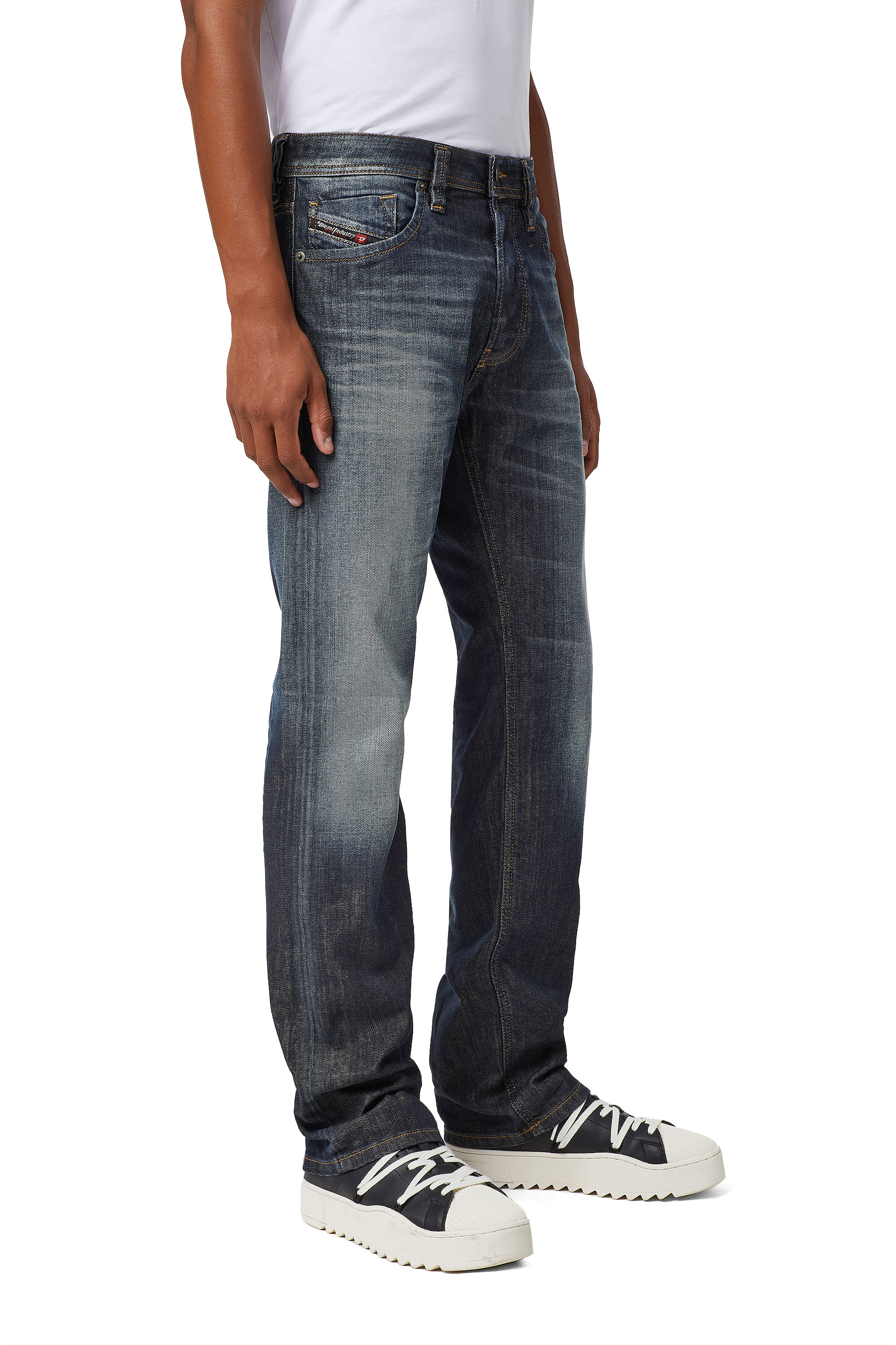 Diesel - Larkee 009EP Straight Jeans, Bleu Foncé - Image 4