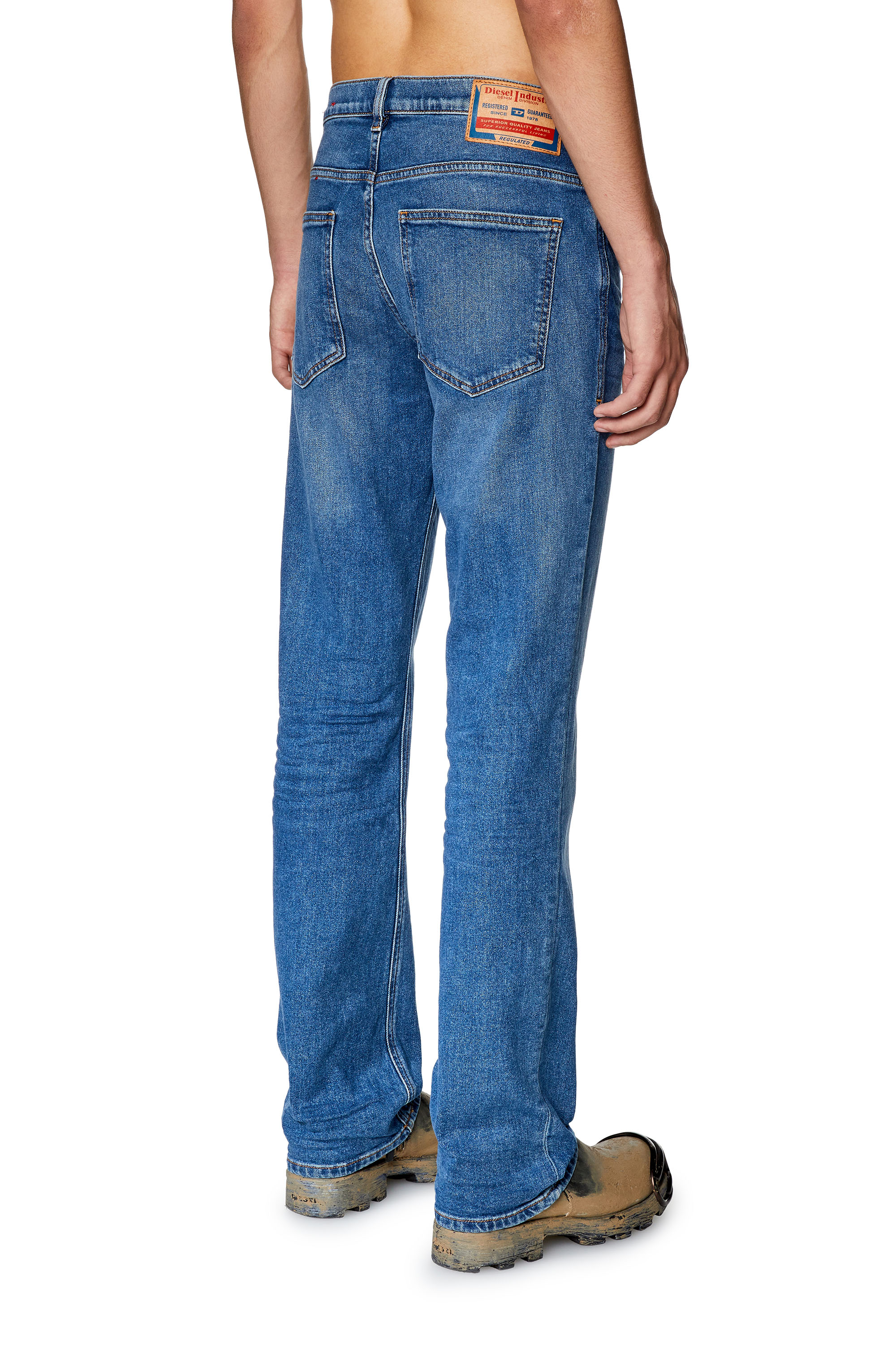 Diesel - Bootcut Jeans 2021 D-Vocs 0ENAT, Bleu moyen - Image 3