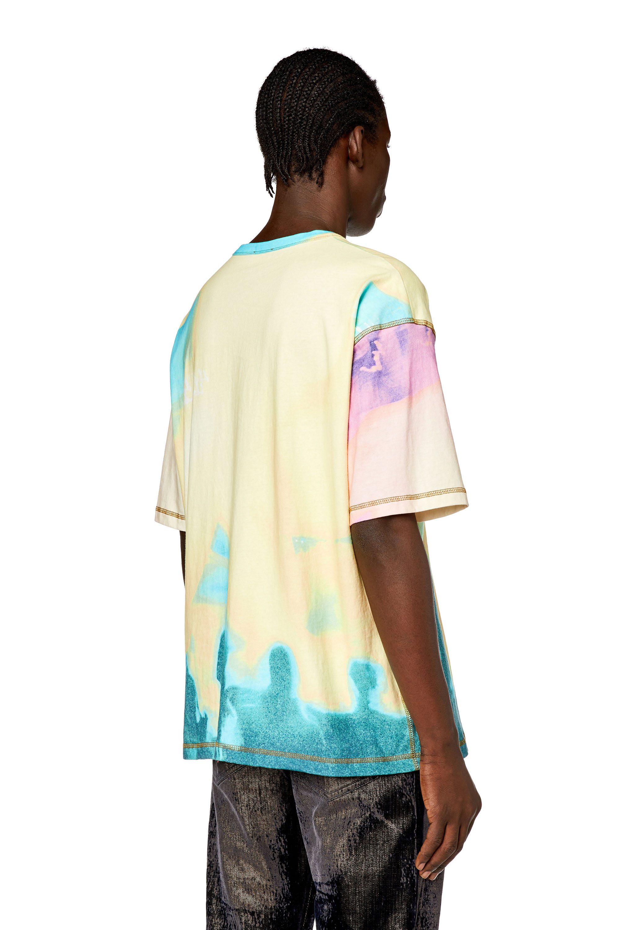 Diesel - T-WASH-COLOR, Homme T-shirt avec imprimé pastel délavé in Jaune - Image 2