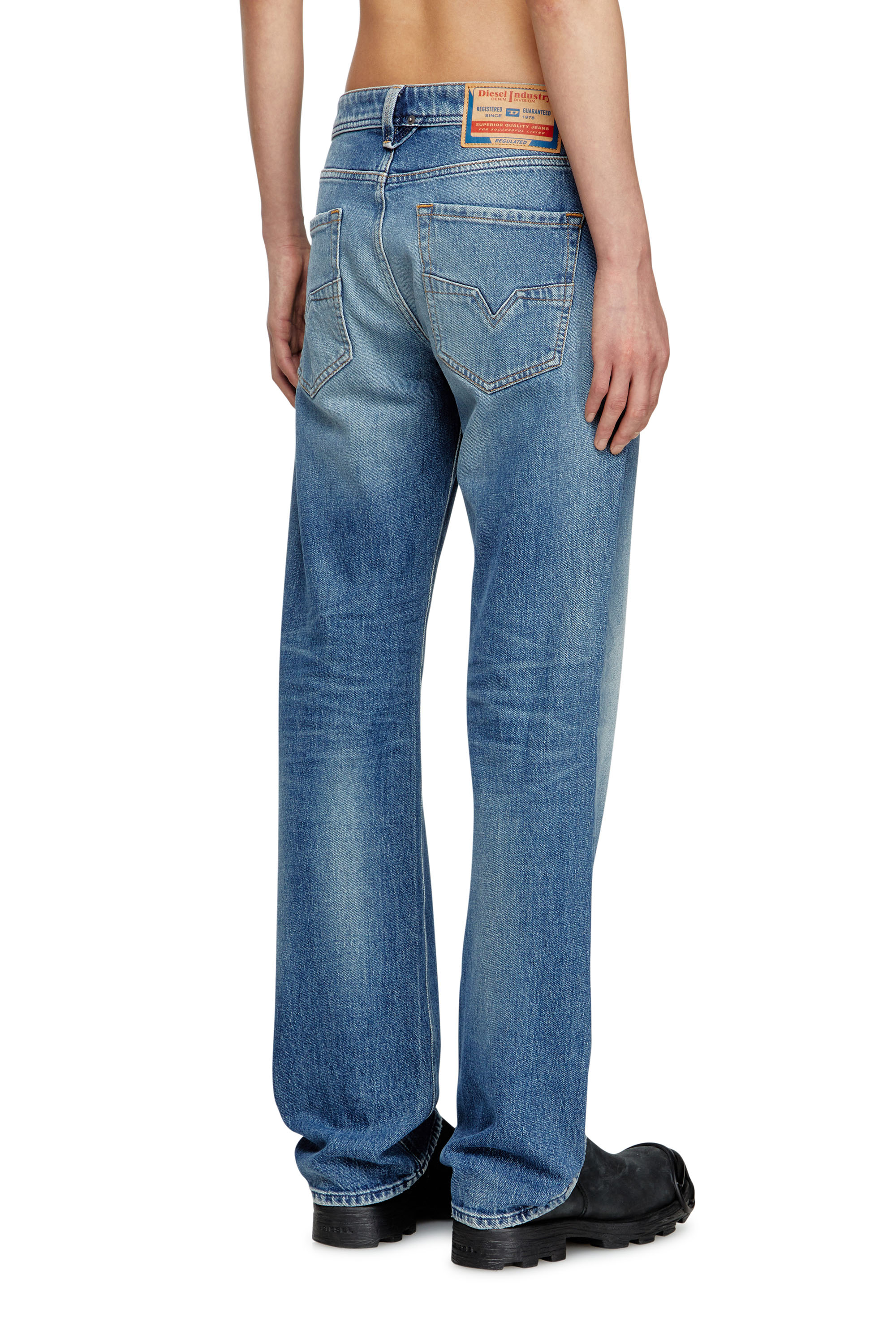 Diesel - Male's Regular Jeans 1985 Larkee 09M12, Medium Blue - 4
