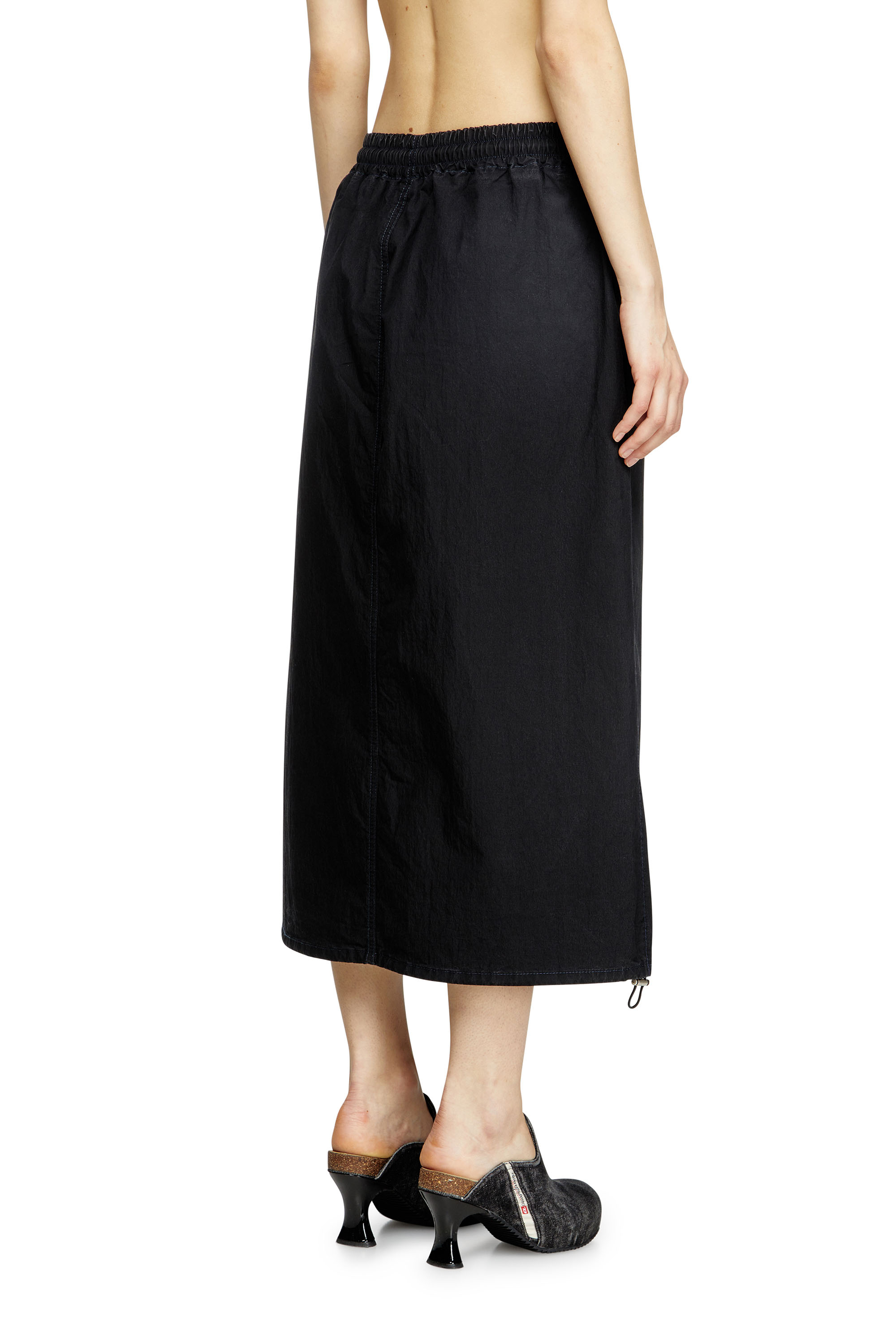 Diesel - DE-OREN-C JOGG, Jupe midi en tissu JoggJeans technique Femme in Noir - 4
