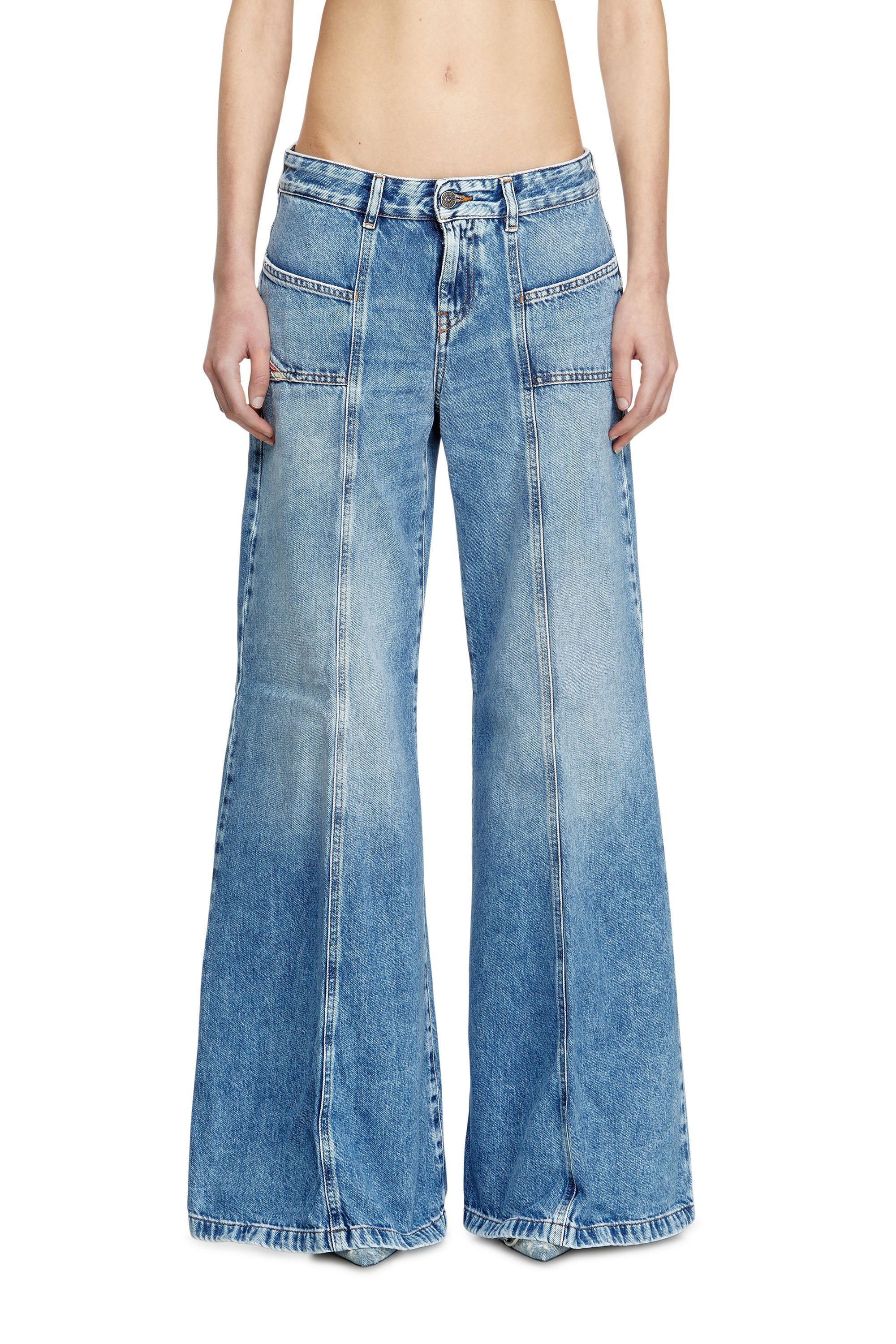 Diesel - Flare Jeans D-Akii 09H95 Femme, Bleu moyen - Image 1