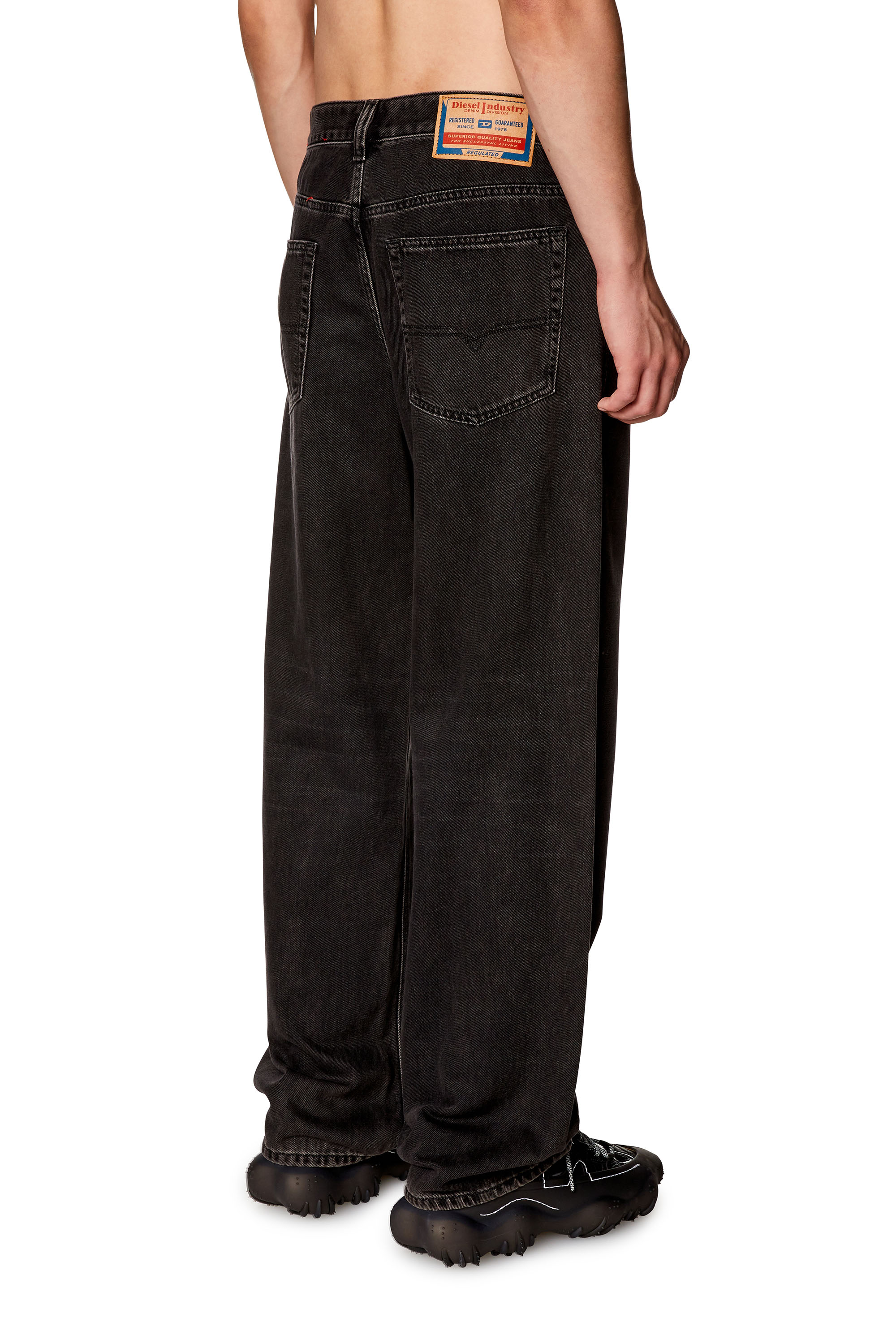 Diesel - Homme Straight Jeans 2001 D-Macro 09I35, Noir/Gris foncé - Image 4