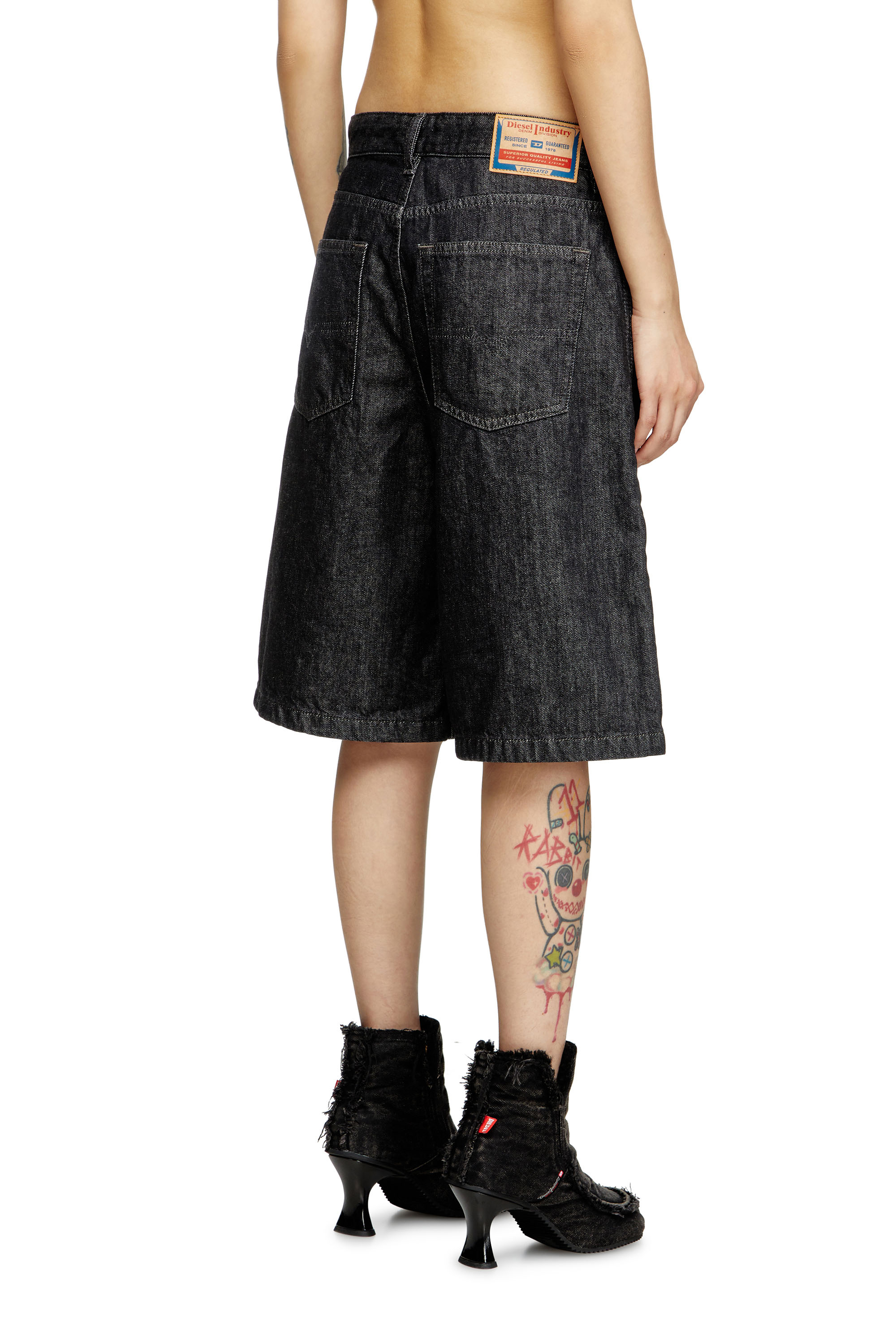 Diesel - DE-SIRE-SHORT, Female's Shorts in rinse-wash denim in Black - 3