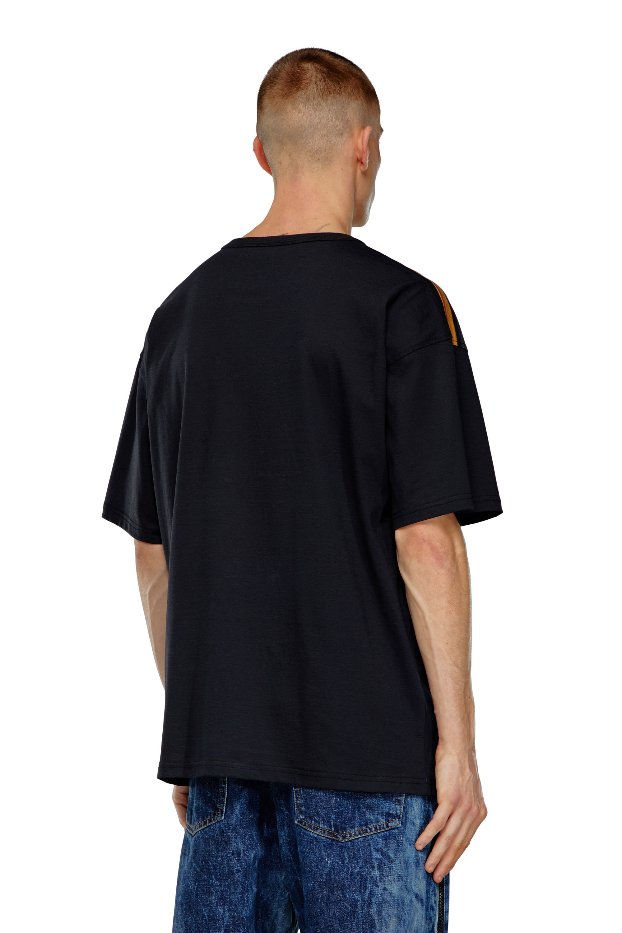 Diesel - T-BOXT-P1, Homme T-shirt avec imprimé affiche Oval D in Noir - Image 2
