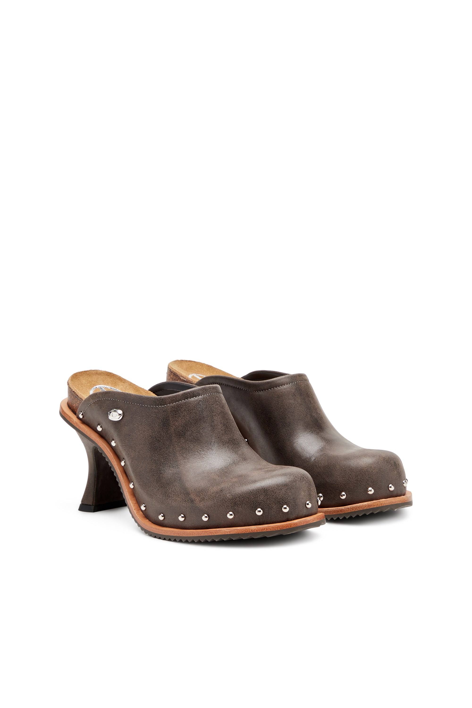 Diesel - D-WOODSTOCK ML CLOG W, Studded leather mules Femme in Marron - 2