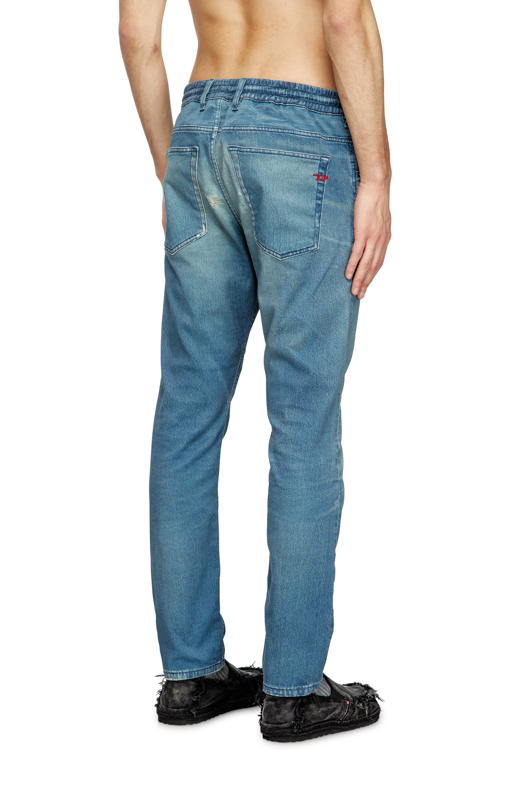 Diesel - Regular 2030 D-Krooley Joggjeans® 068PC Homme, Bleu Clair - Image 4